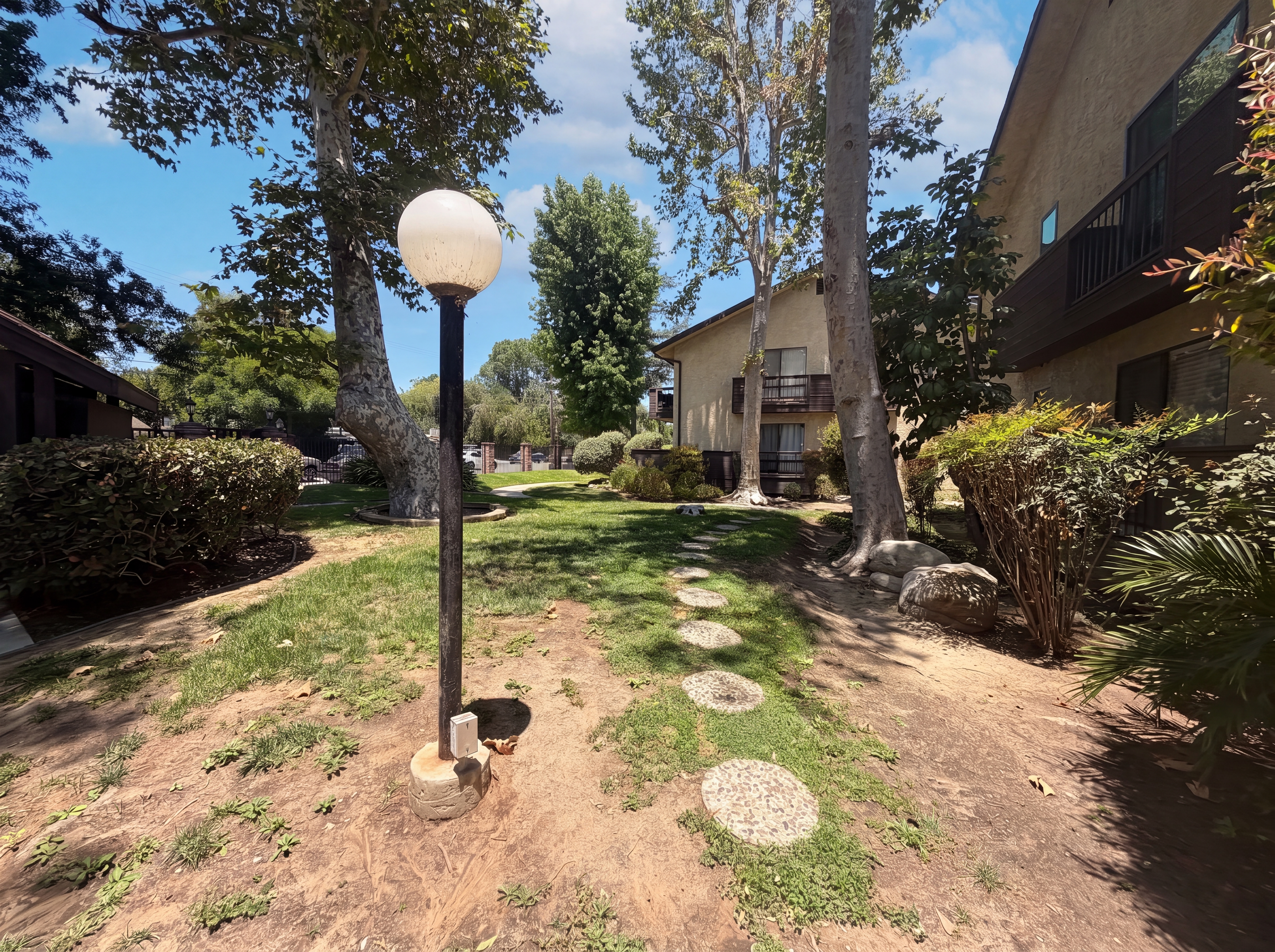 Photo 5 of 17 of 7300 Corbin Ave, Reseda, CA