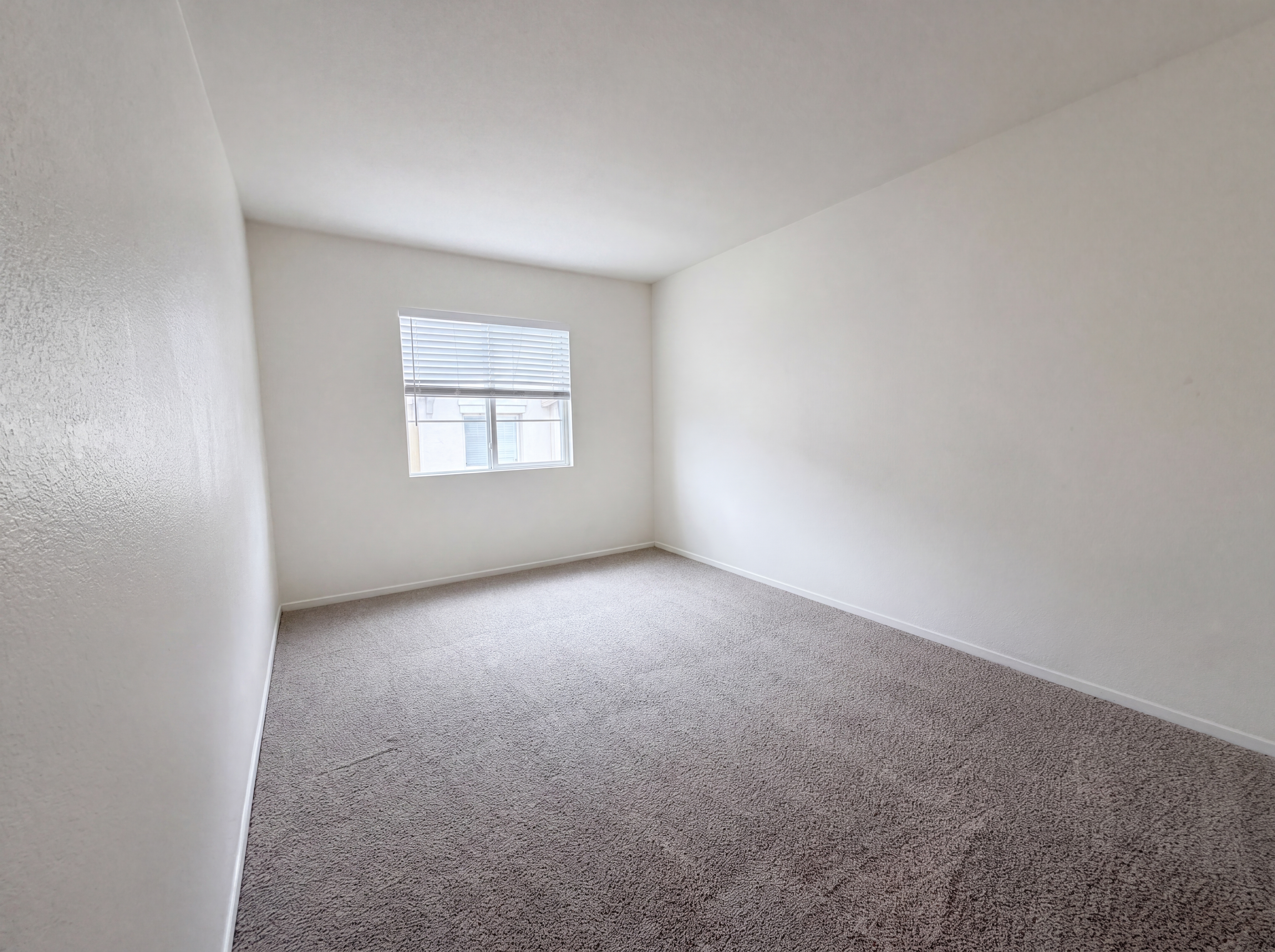 Photo 6 of 20 of 1438 Trouville Ln, Chula Vista, CA