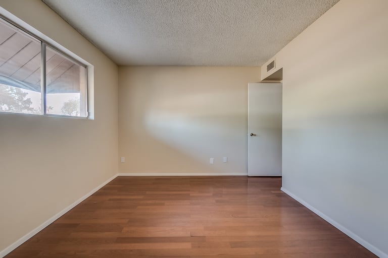 Photo 15 of 27 - 2620 S Holbrook Ln, Tempe, AZ 85282