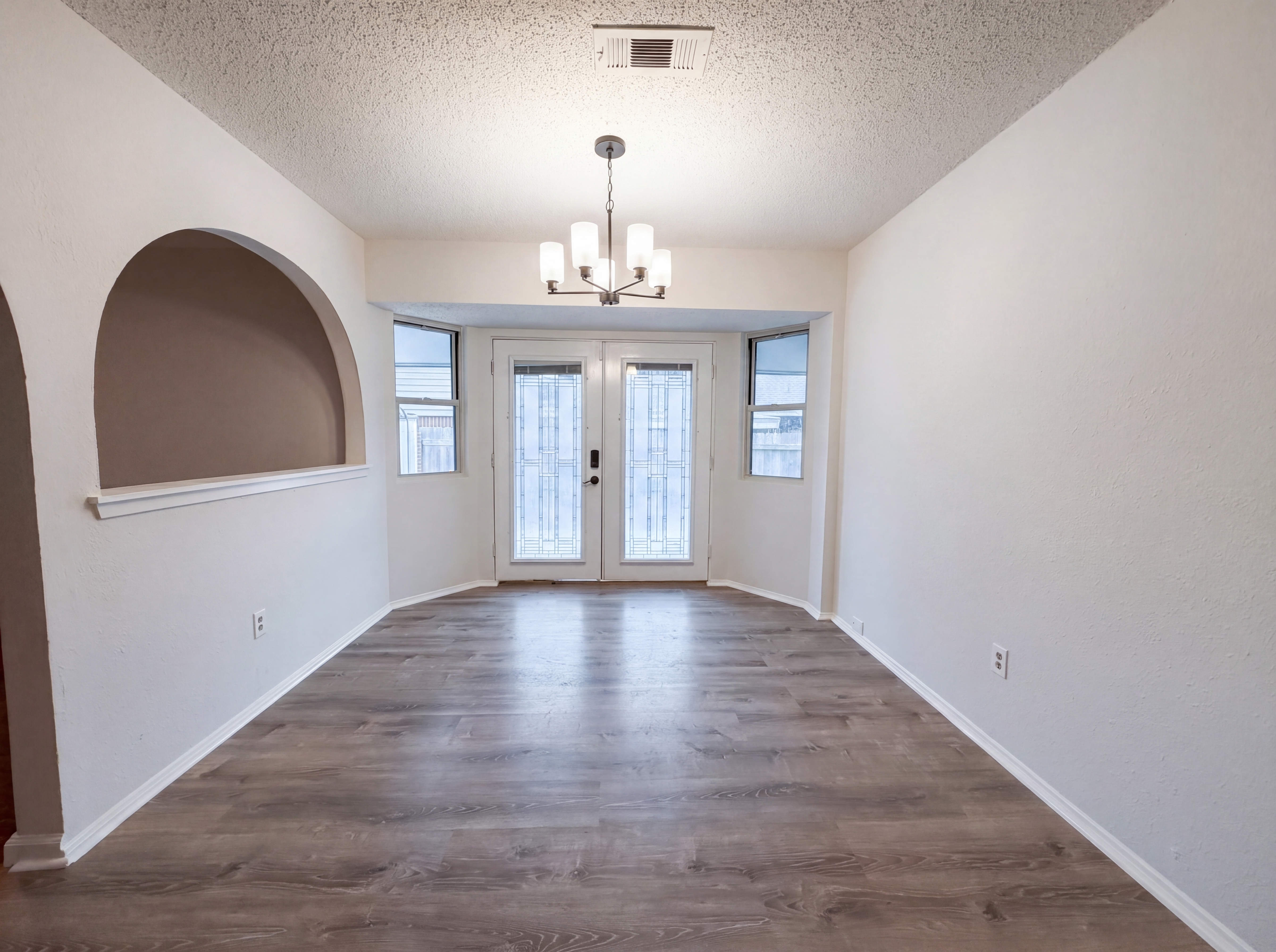 Photo 11 of 18 of 203 W Hogan Dr, Copperas Cove, TX