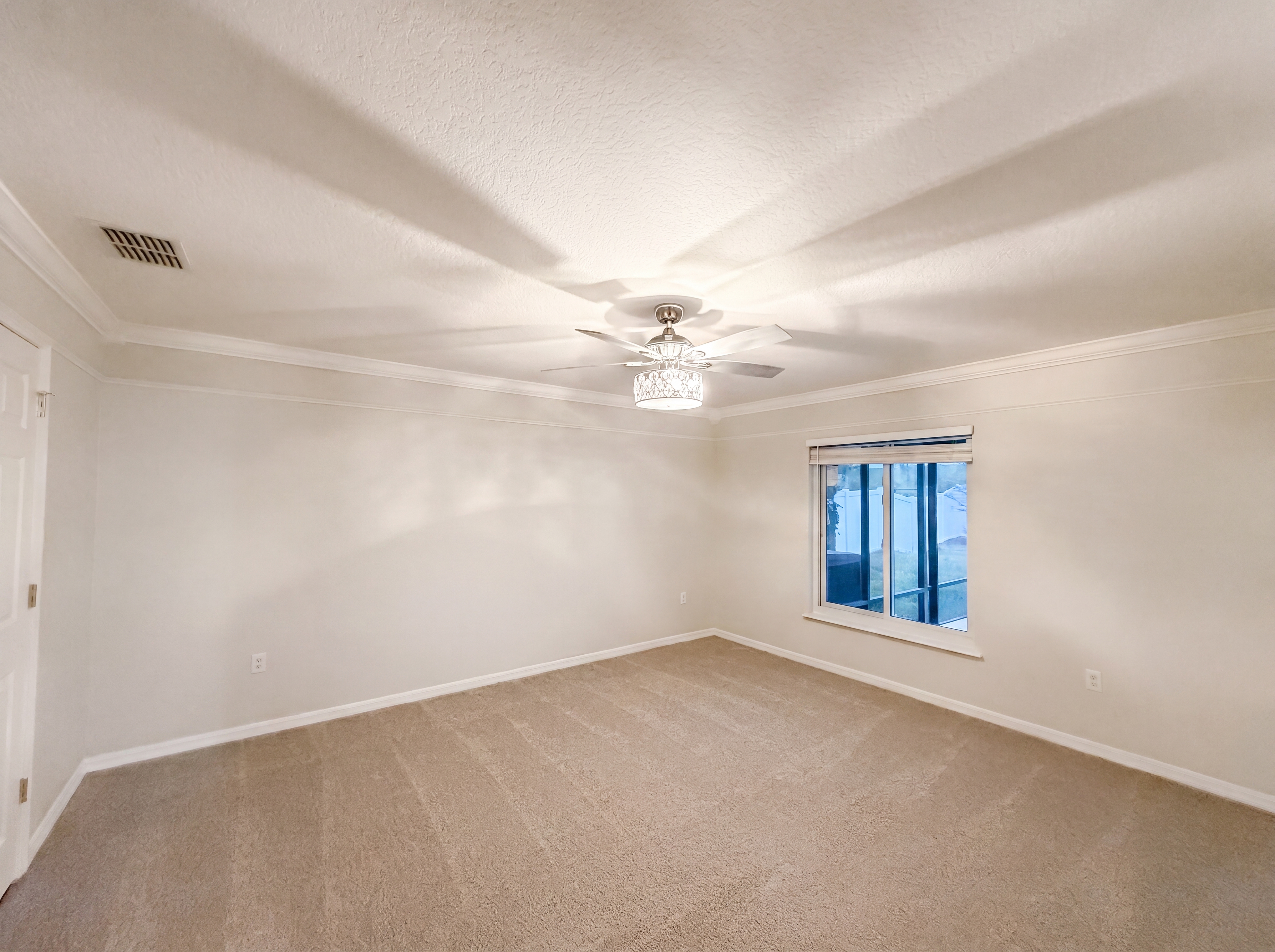 Photo 4 of 26 of 3312 White Blossom Ln, Clermont, FL