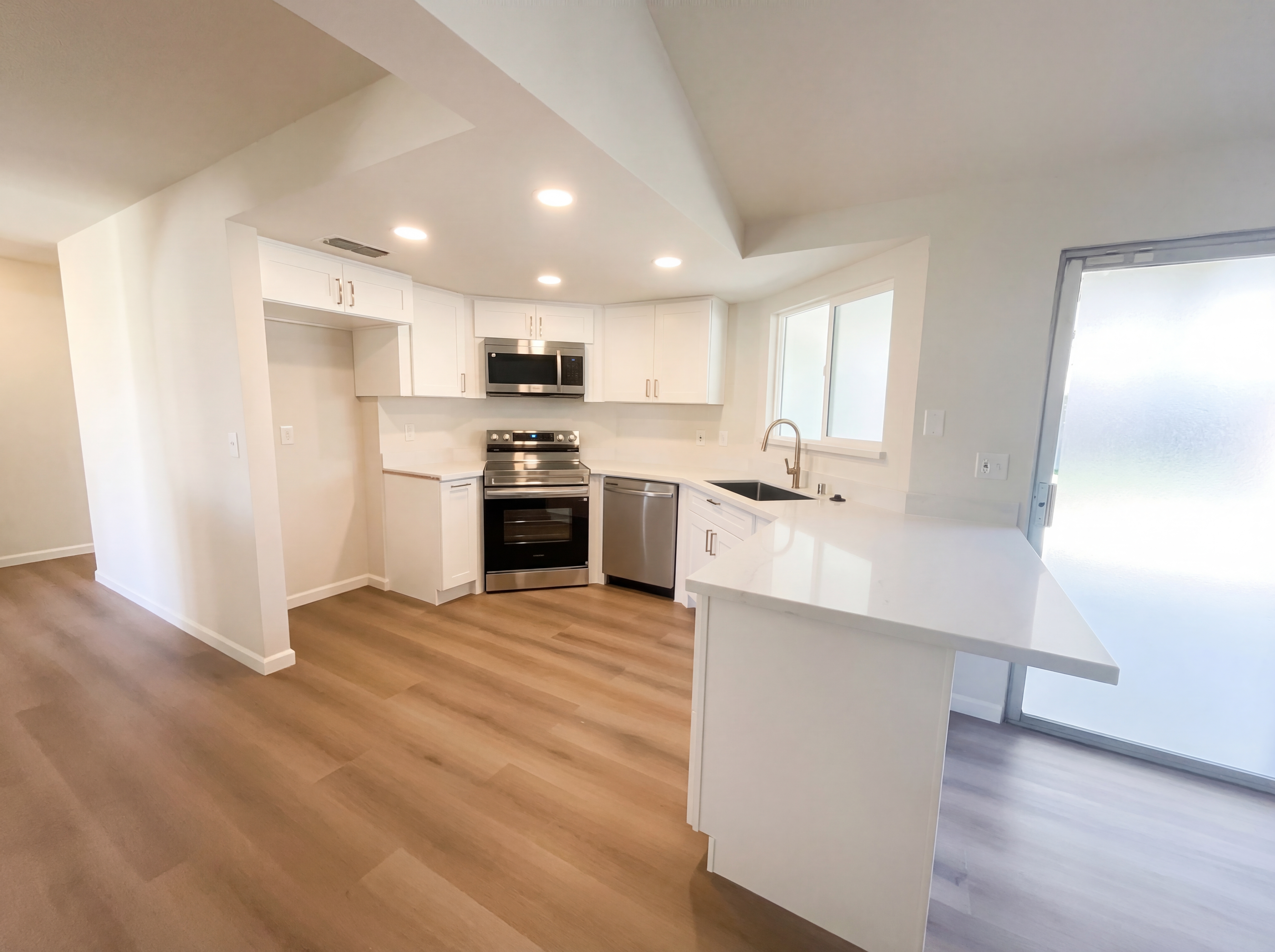 Photo 7 of 20 of 8271 Moorhaven Way, Sacramento, CA