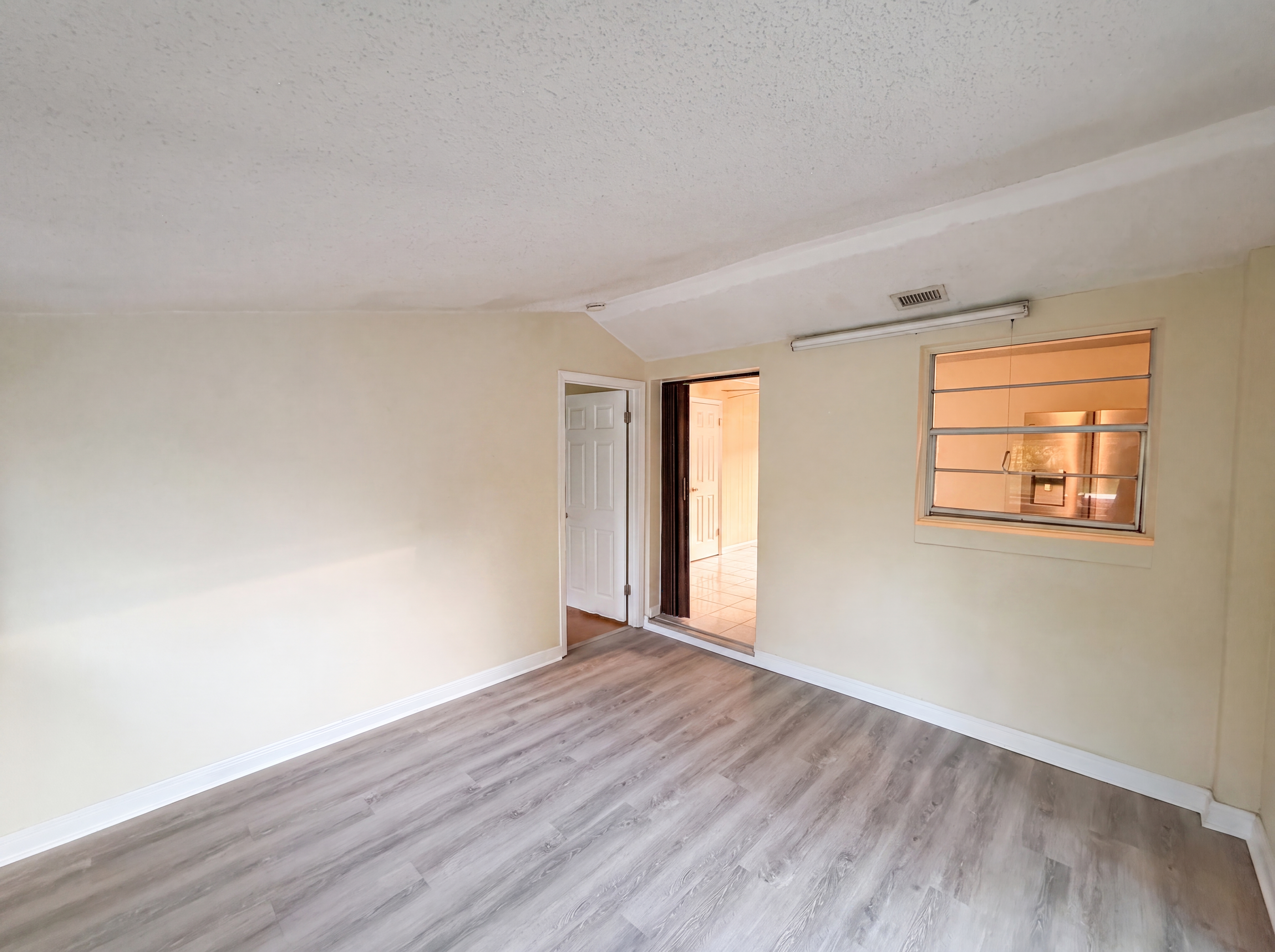 Photo 8 of 26 of 722 Virginia Ln, Apopka, FL