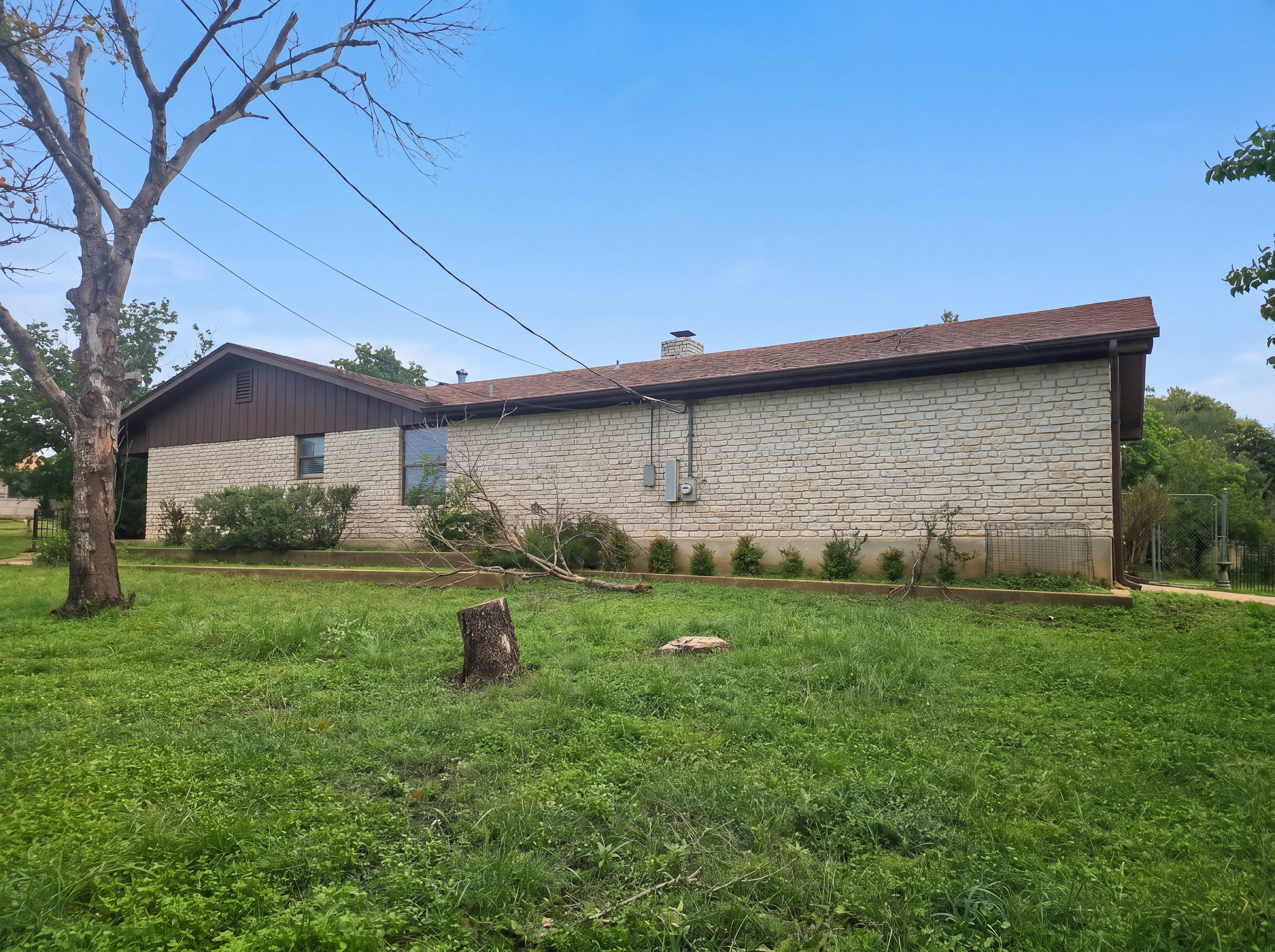 Photo 9 of 24 of 306 Ranchero Rd, Kerrville, TX