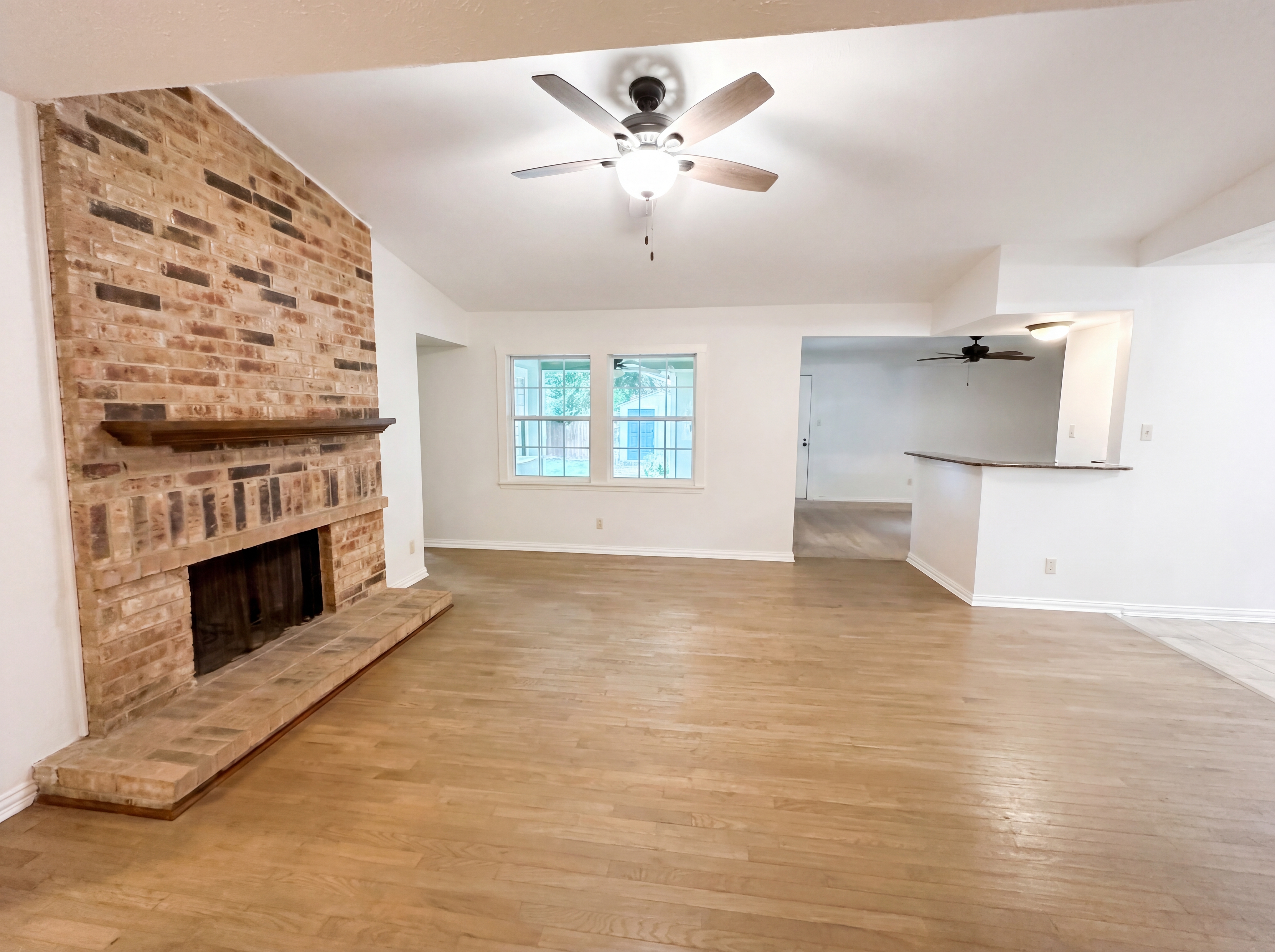 Photo 3 of 21 of 1332 Kesser Dr, Plano, TX