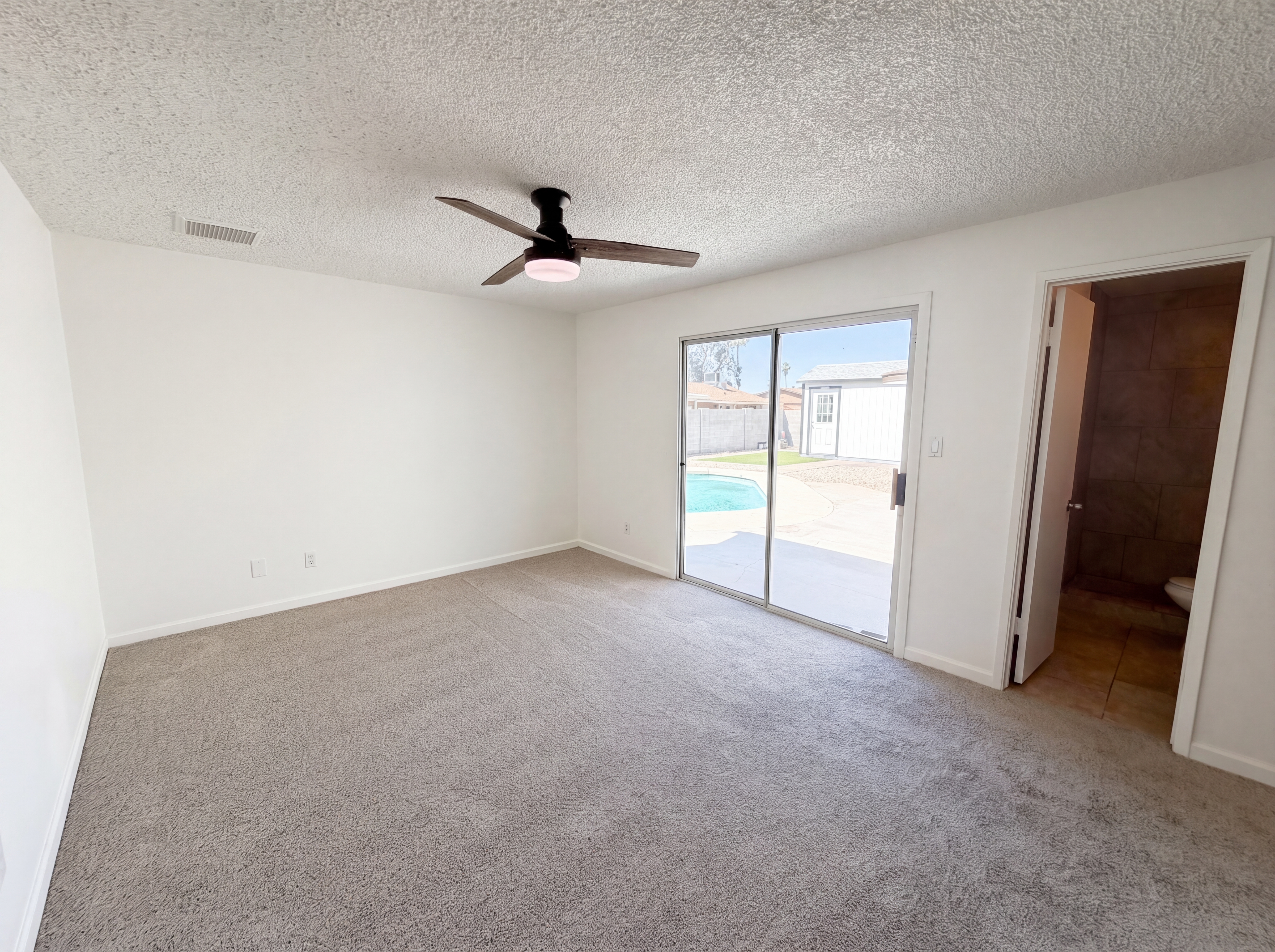 Photo 4 of 32 of 8107 W Meadowbrook Ave, Phoenix, AZ