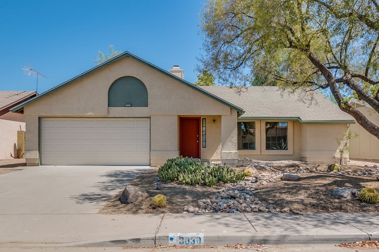 Photo 1 of 18 - 3030 E Villa Rita Dr, Phoenix, AZ 85032