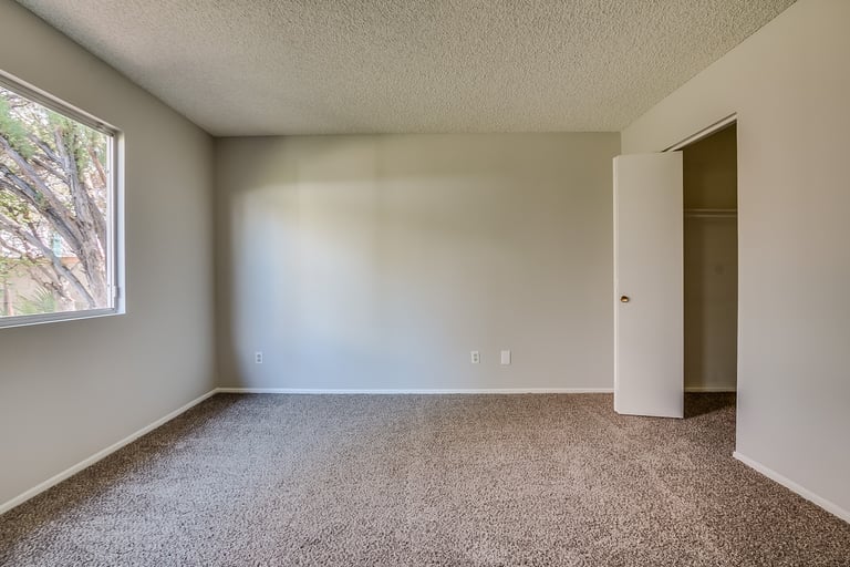 Photo 9 of 30 - 2922 E Sierra St, Phoenix, AZ 85028