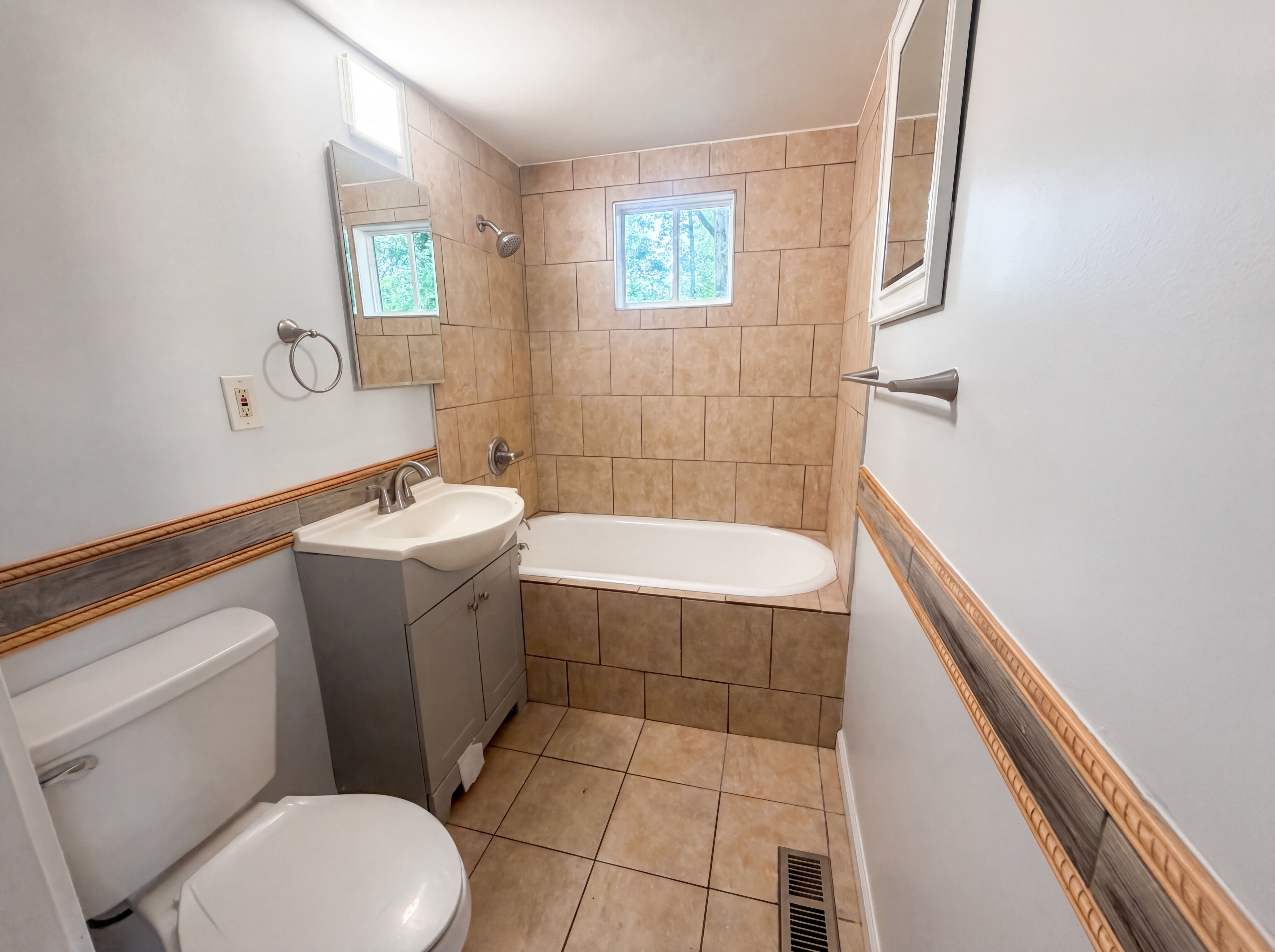 Photo 6 of 18 of 305 Woodbury St, High Point, NC