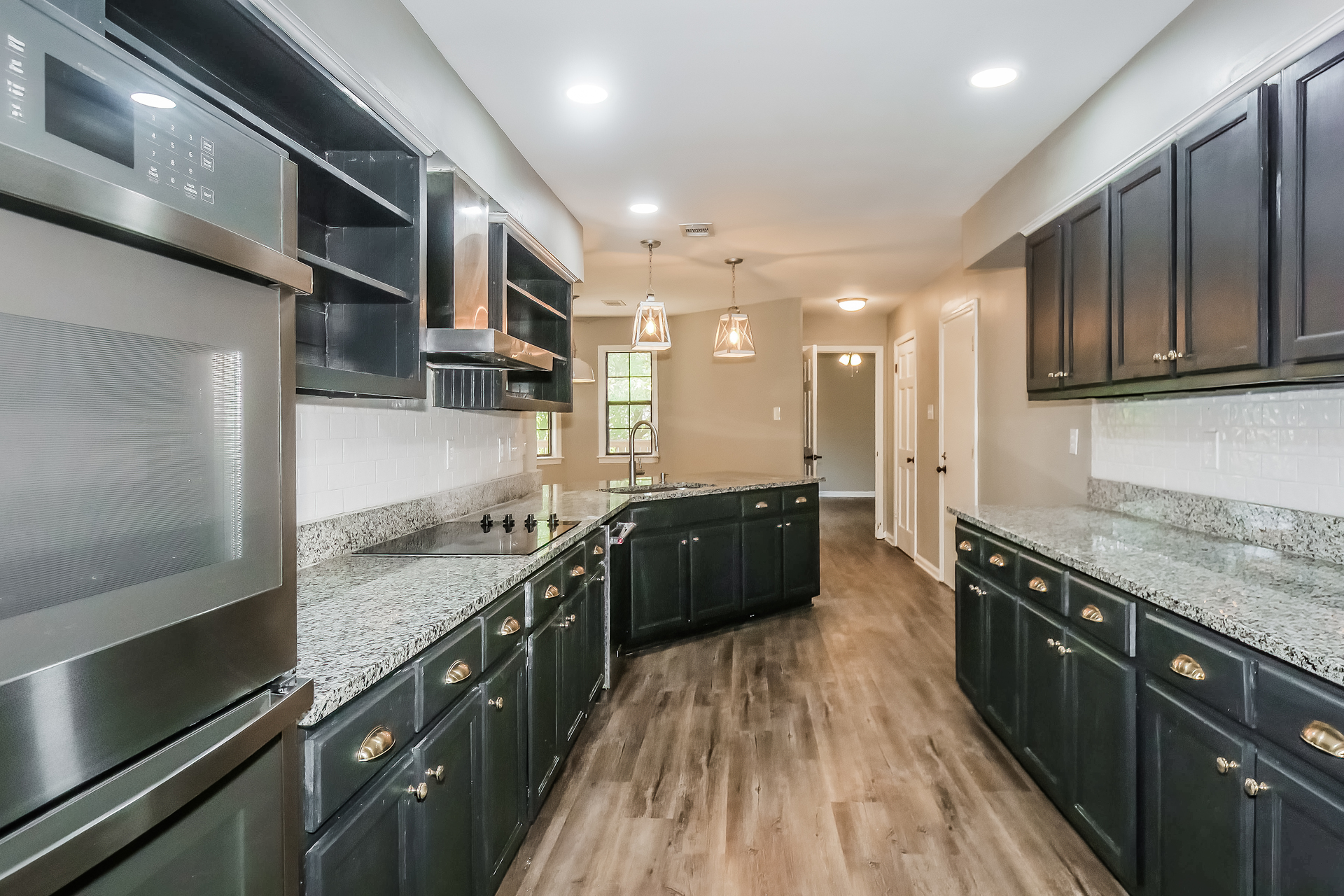 Photo 2 of 41 of 3530 Josee Ln, Bartlett, TN