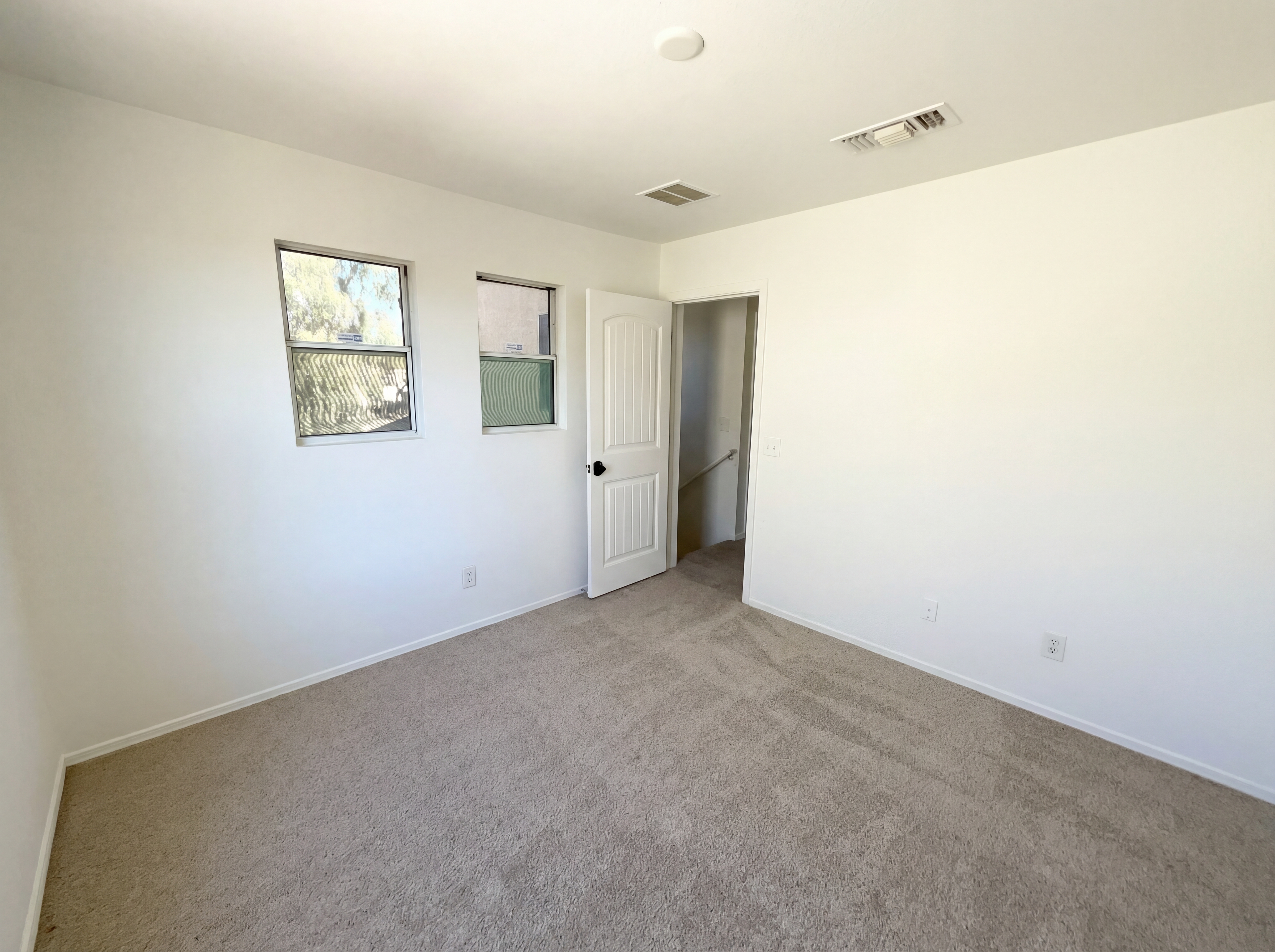 Photo 14 of 23 of 351 W Hammerhead Way, Tucson, AZ