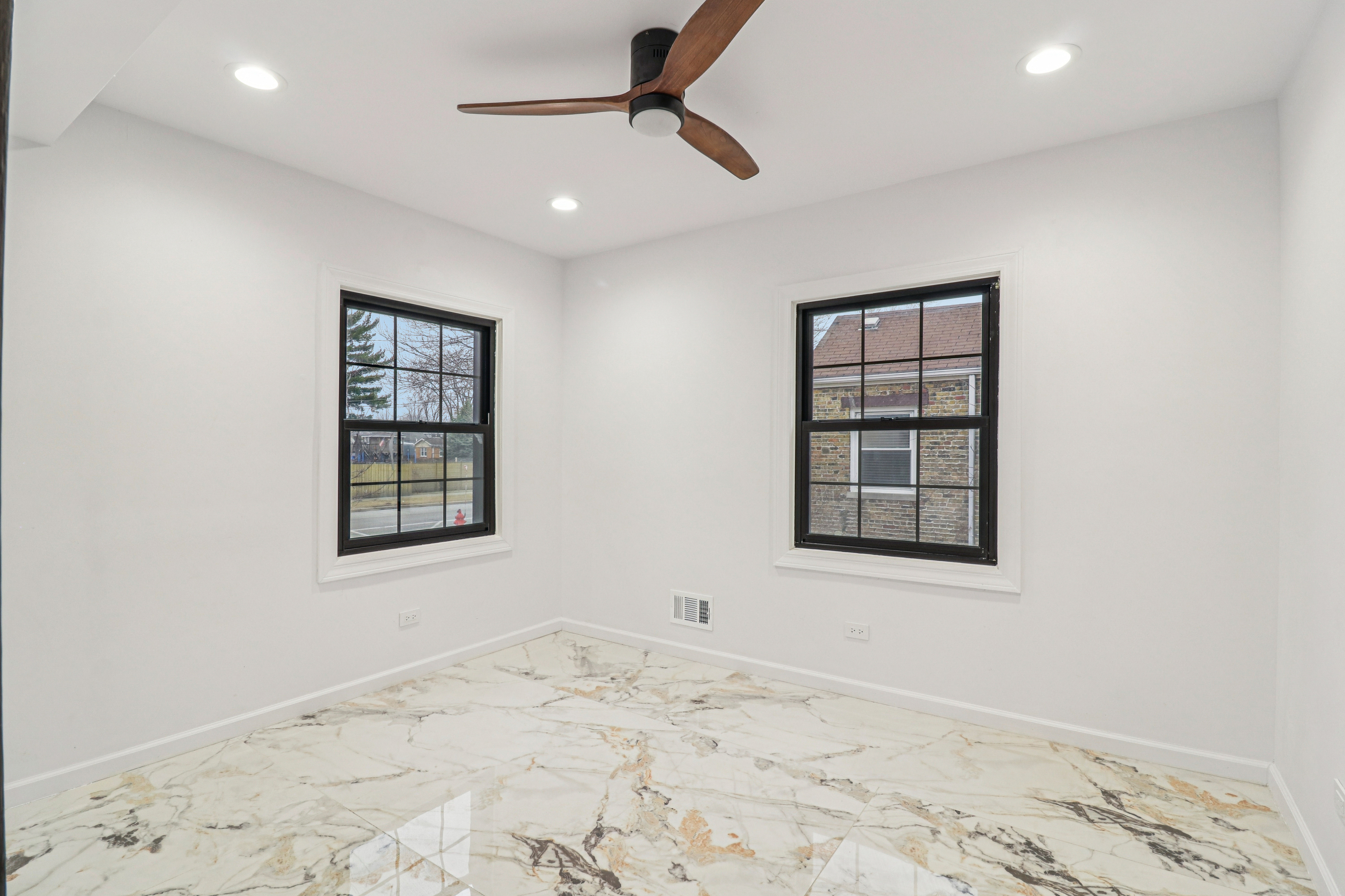 Photo 29 of 48 of 1509 Center St, Des Plaines, IL