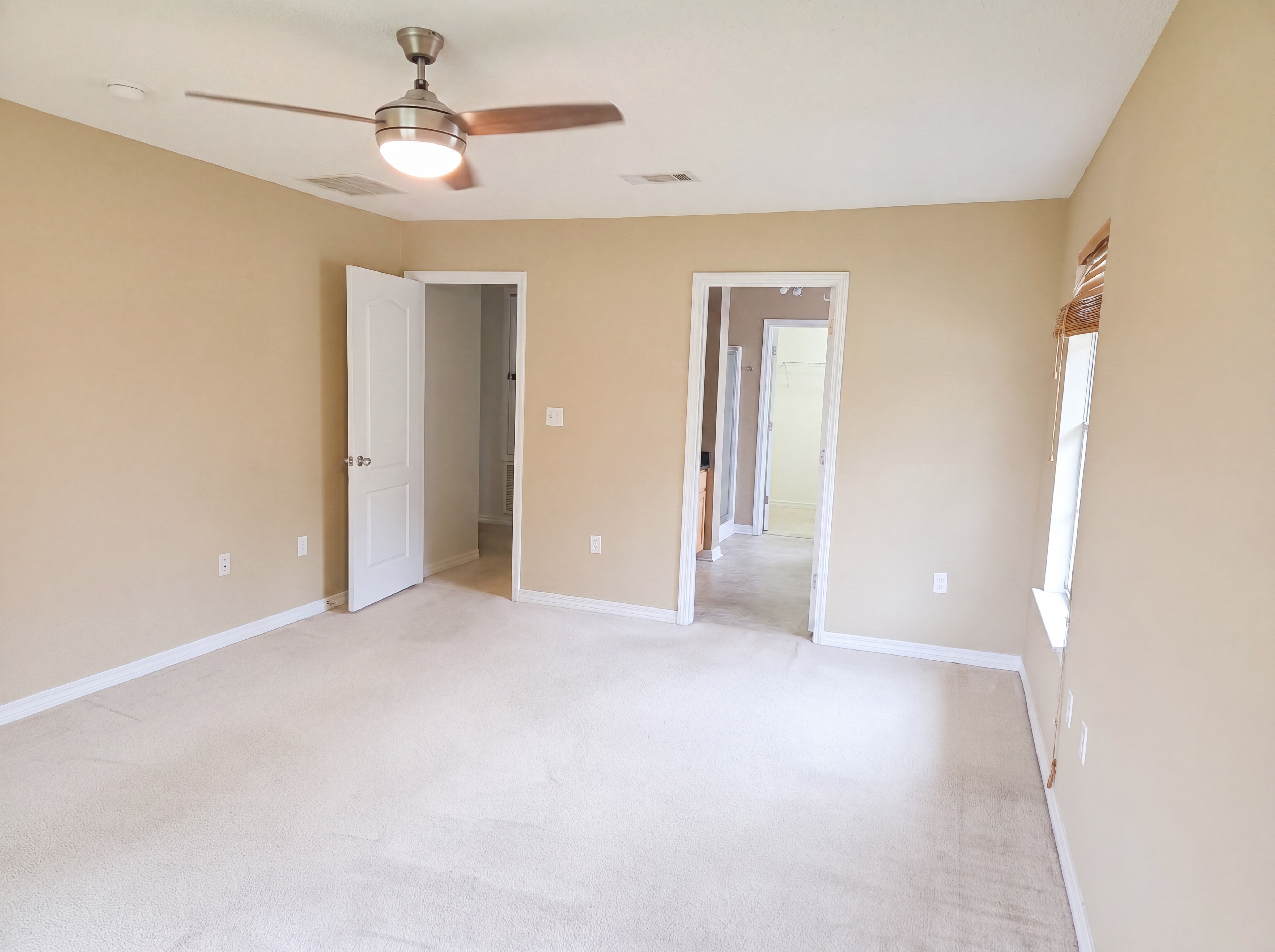 Photo 4 of 19 of 9564 Pouder Ln, Navarre, FL