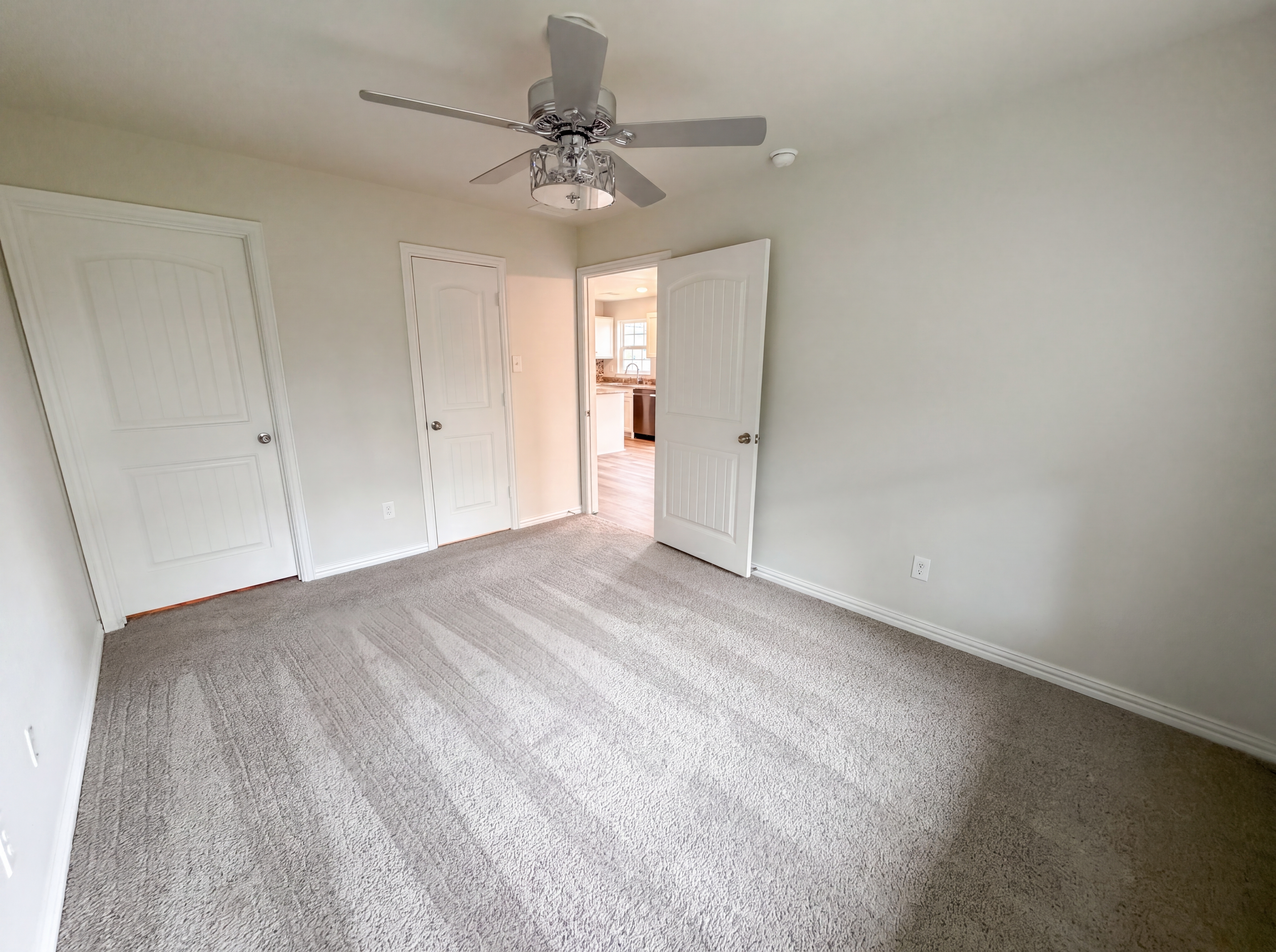 Photo 4 of 16 of 1739 McBroom St, Dallas, TX