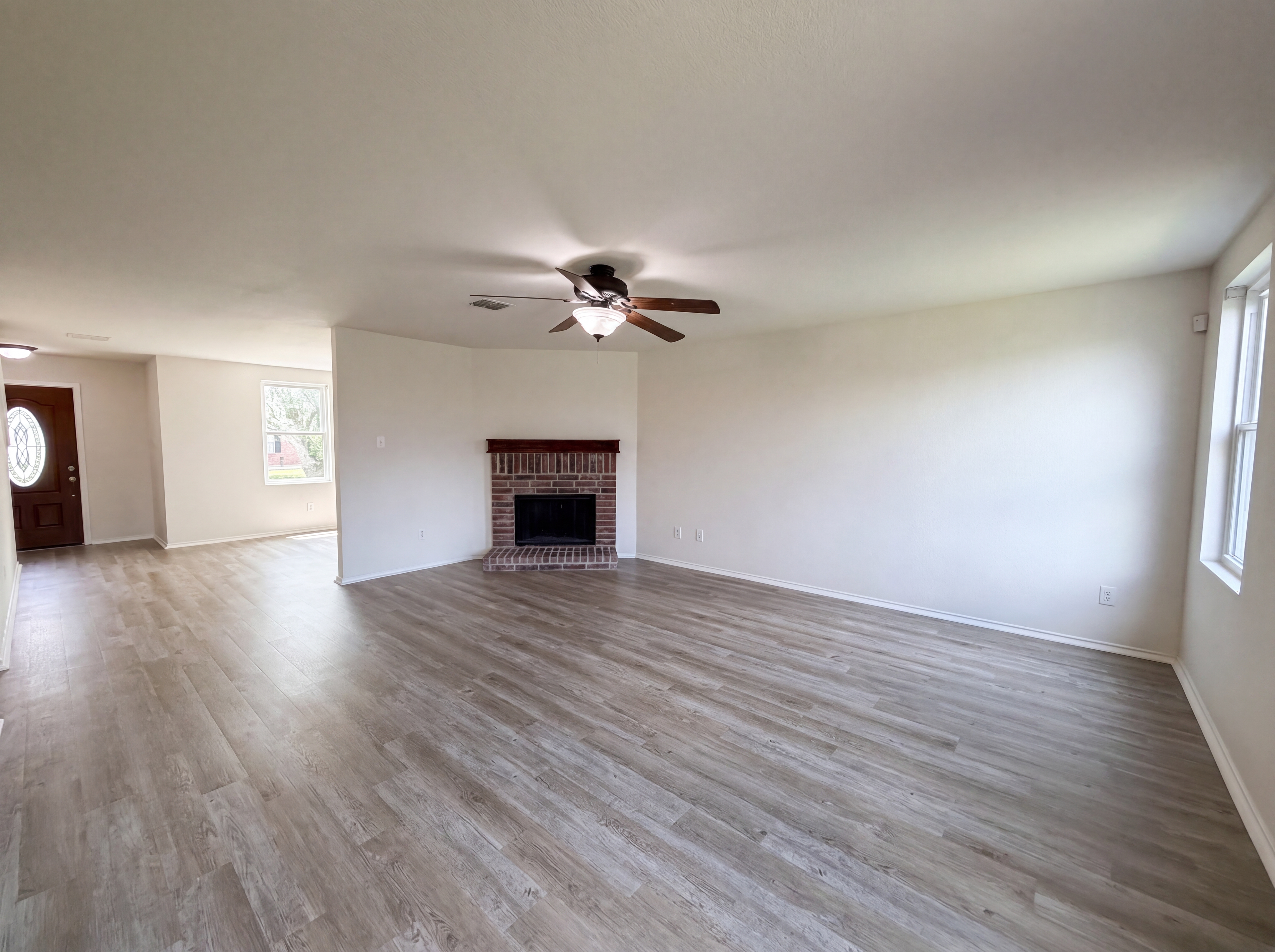 Photo 3 of 23 of 2904 Lake Vista Dr, Wylie, TX