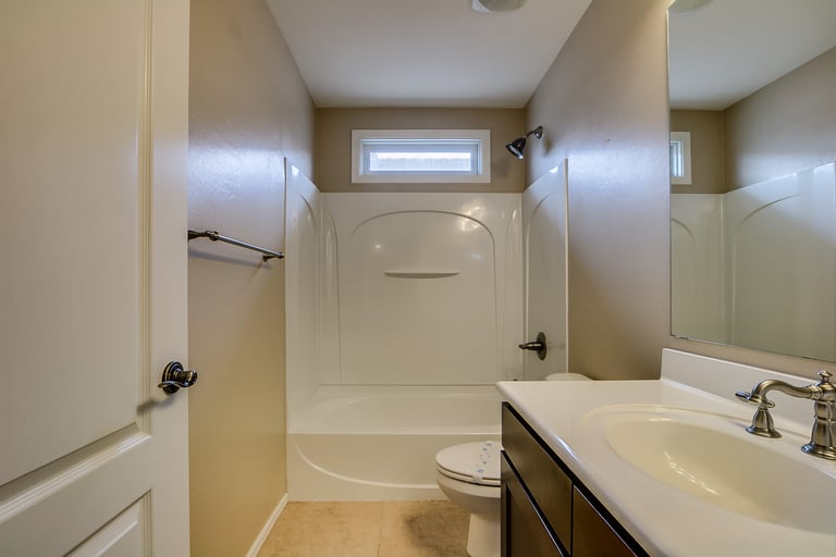 Photo 12 of 34 - 2230 E Wayland Dr, Phoenix, AZ 85040