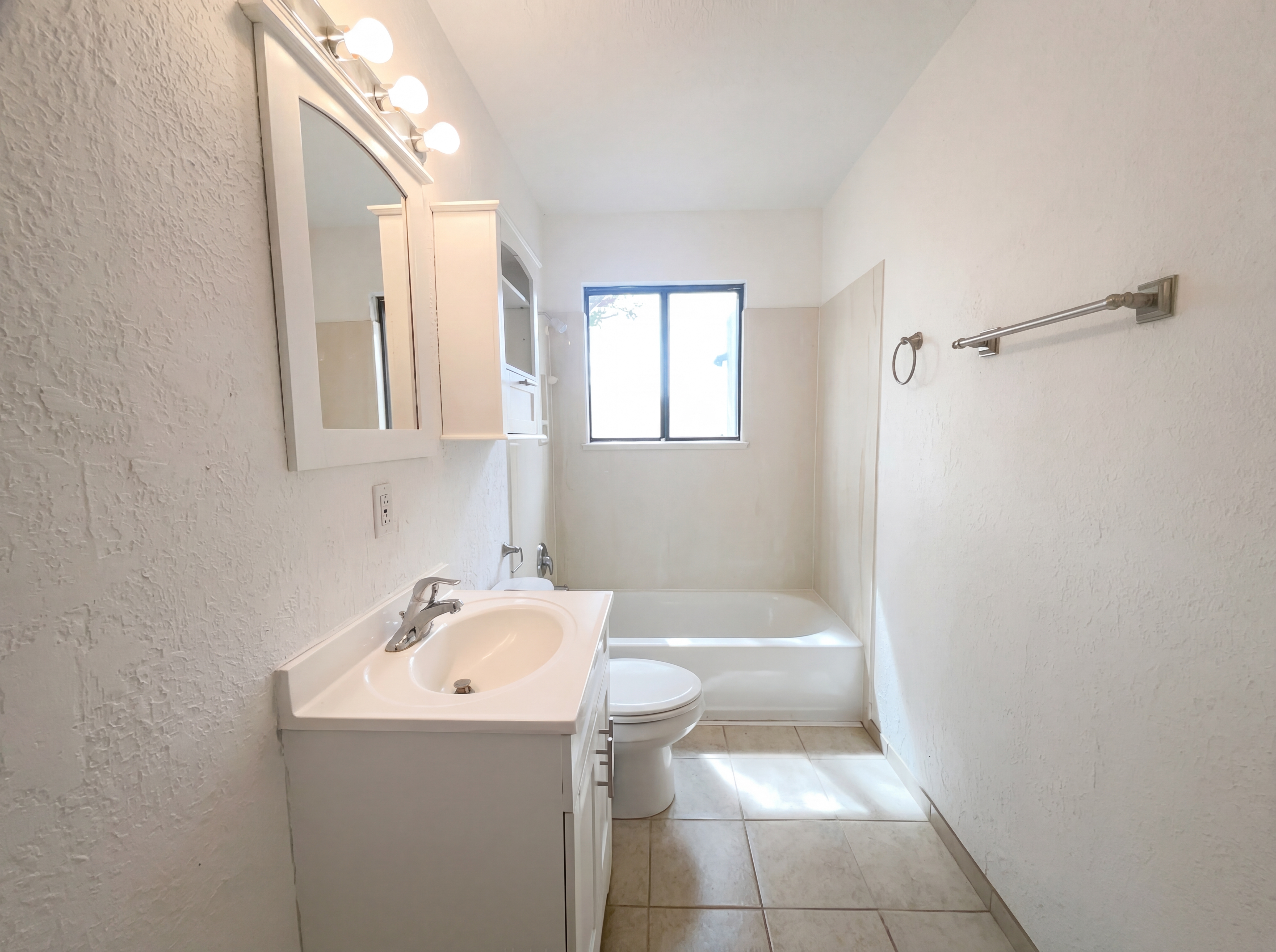 Photo 9 of 18 of 8112 Princess Jeanne Ave NE, Albuquerque, NM