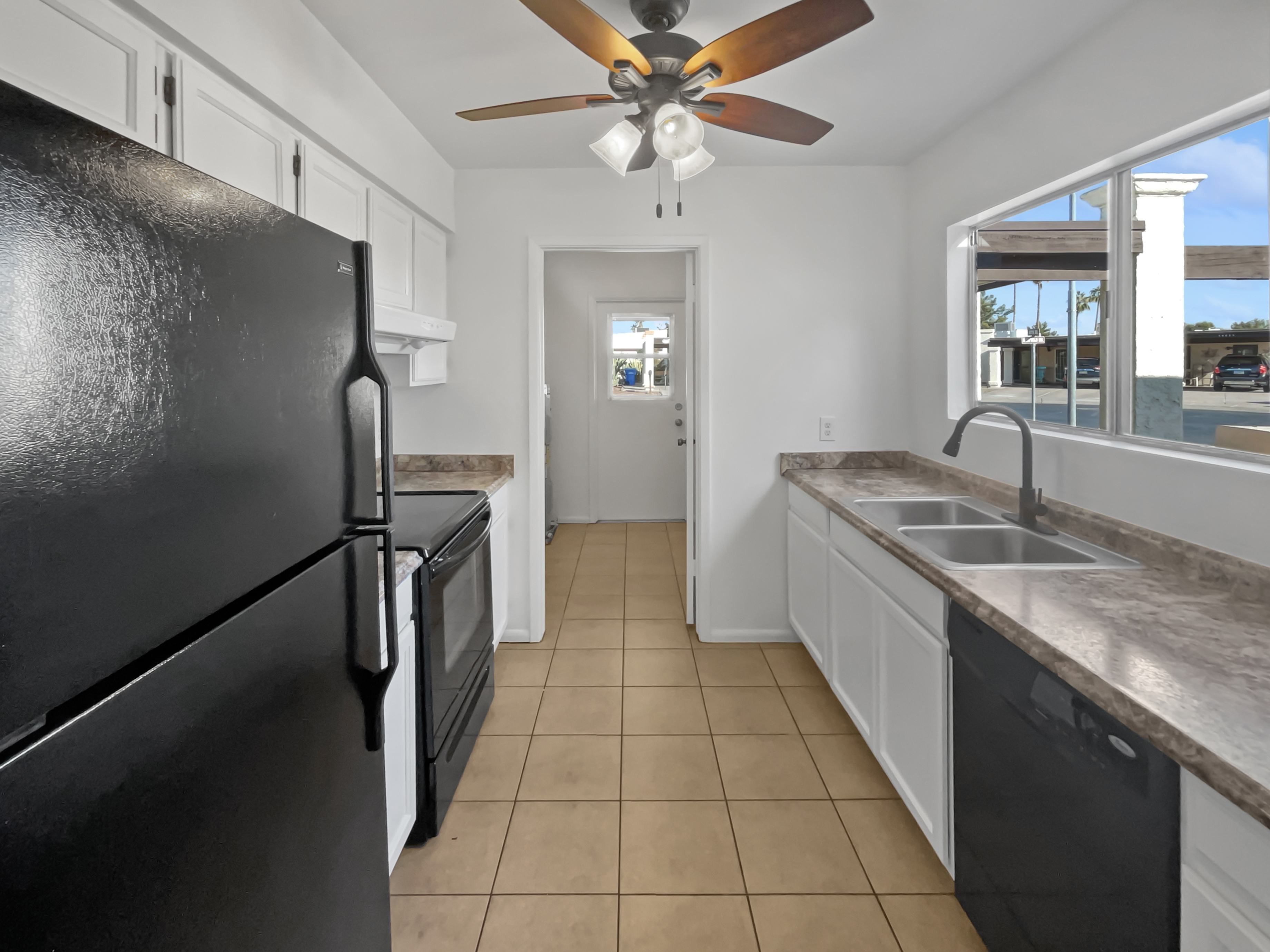 Photo 6 of 20 of 3007 W Redfield Rd, Phoenix, AZ
