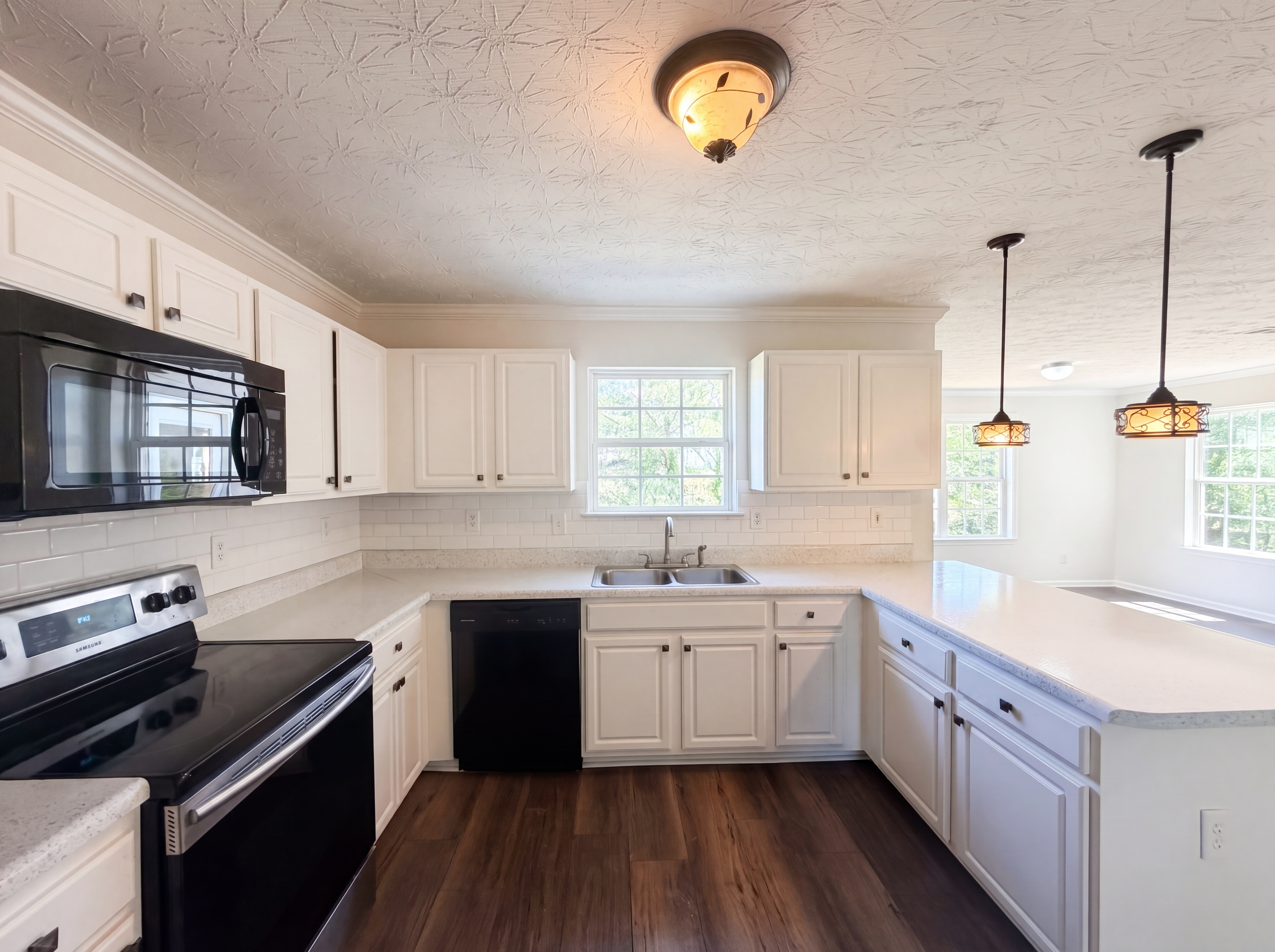 Photo 6 of 25 of 2925 Lake Port Dr, Snellville, GA