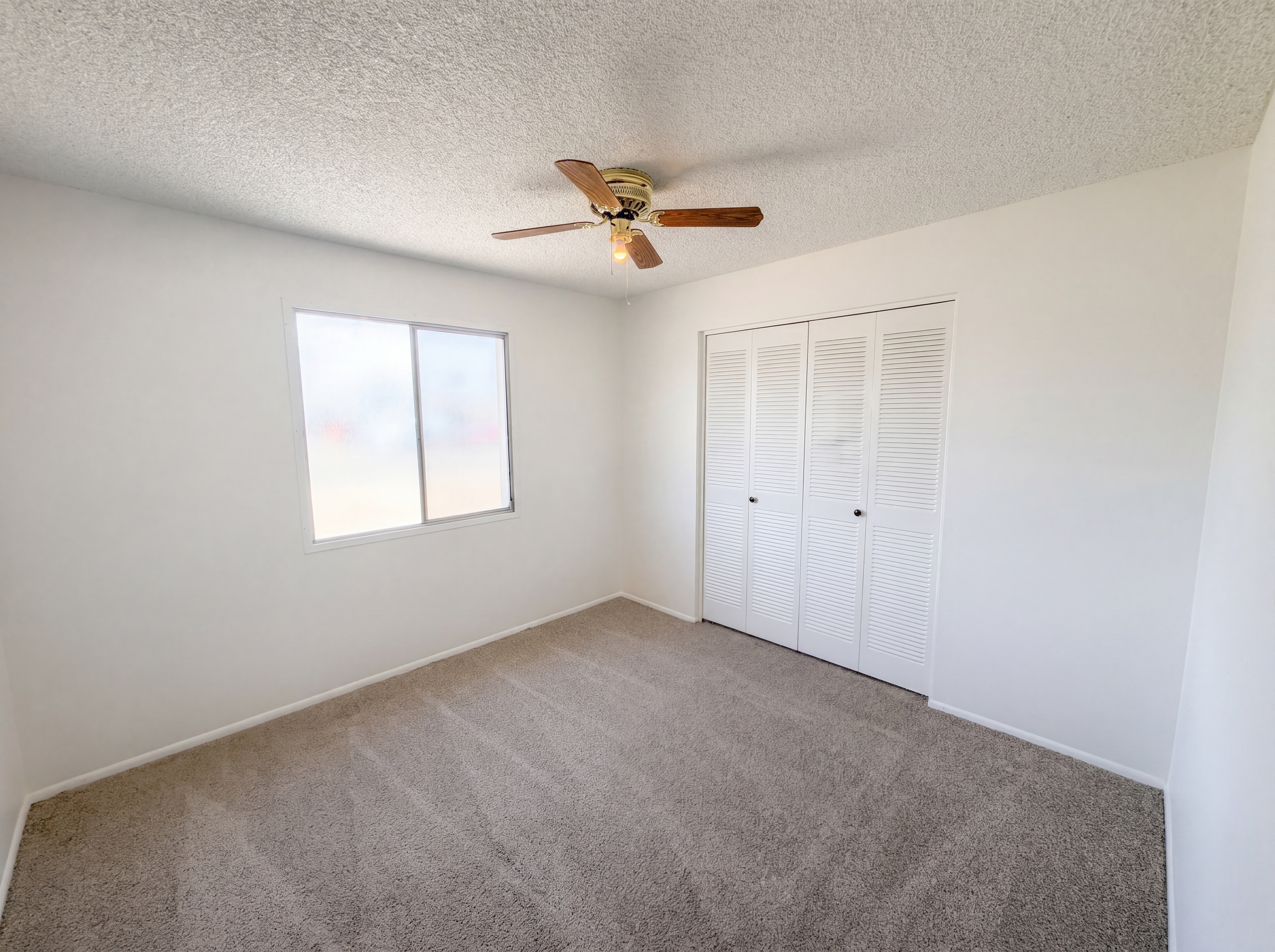 Photo 4 of 19 of 2831 N 70th Dr, Phoenix, AZ