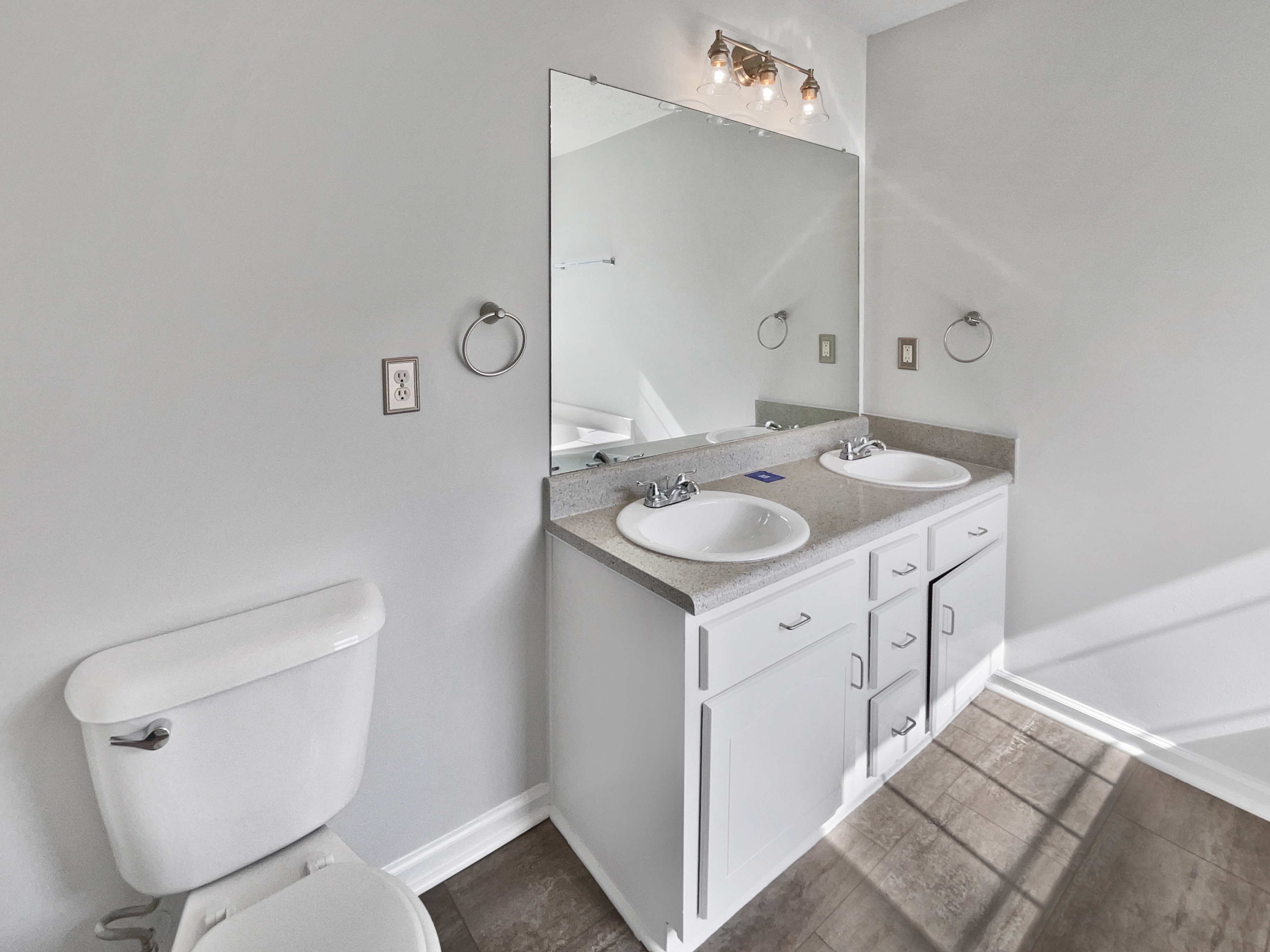 Photo 21 of 25 of 834 Pine Shoals Ct, Atlanta, GA