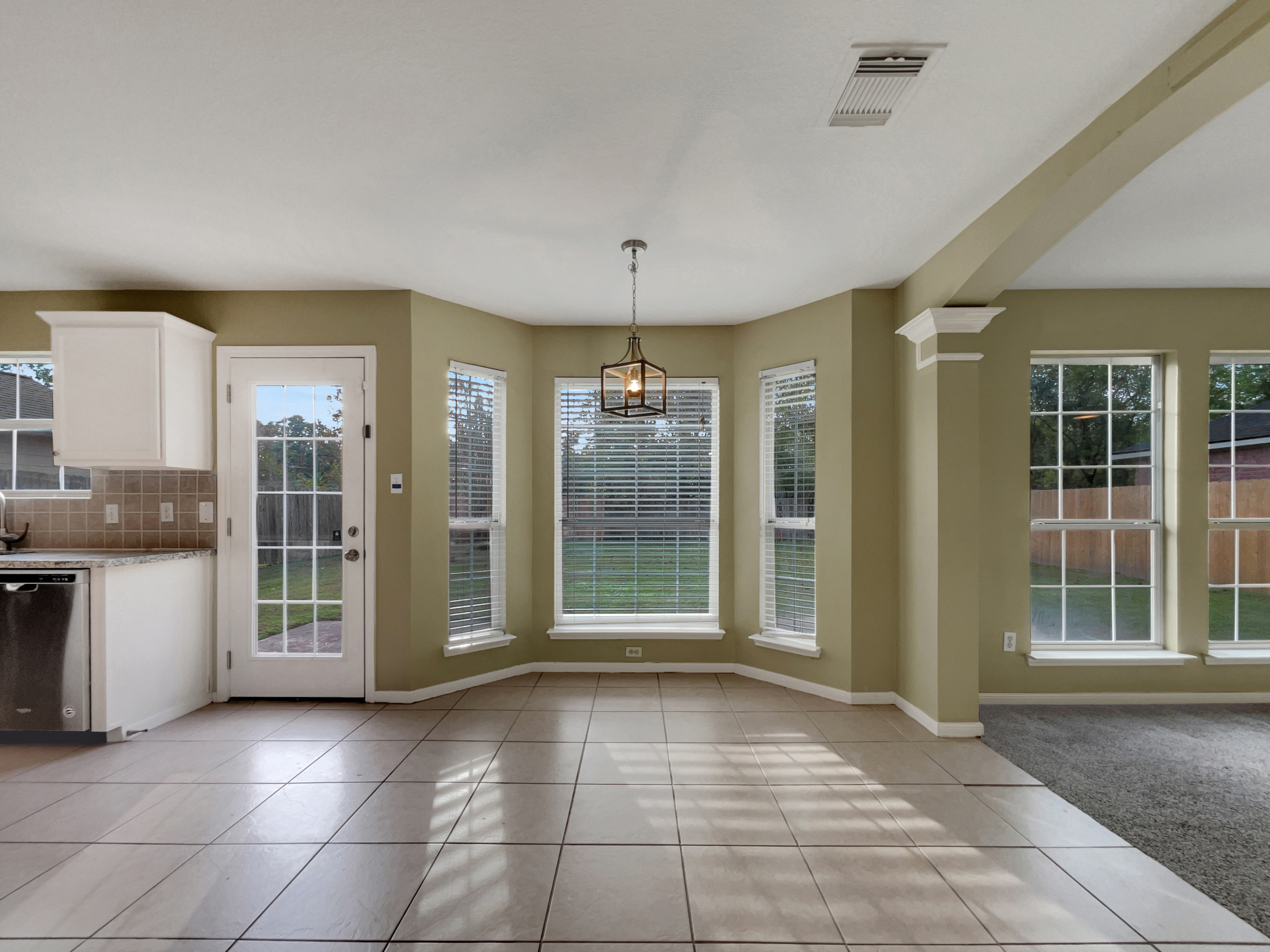 Photo 12 of 23 of 25823 Bearborough Dr, Spring, TX
