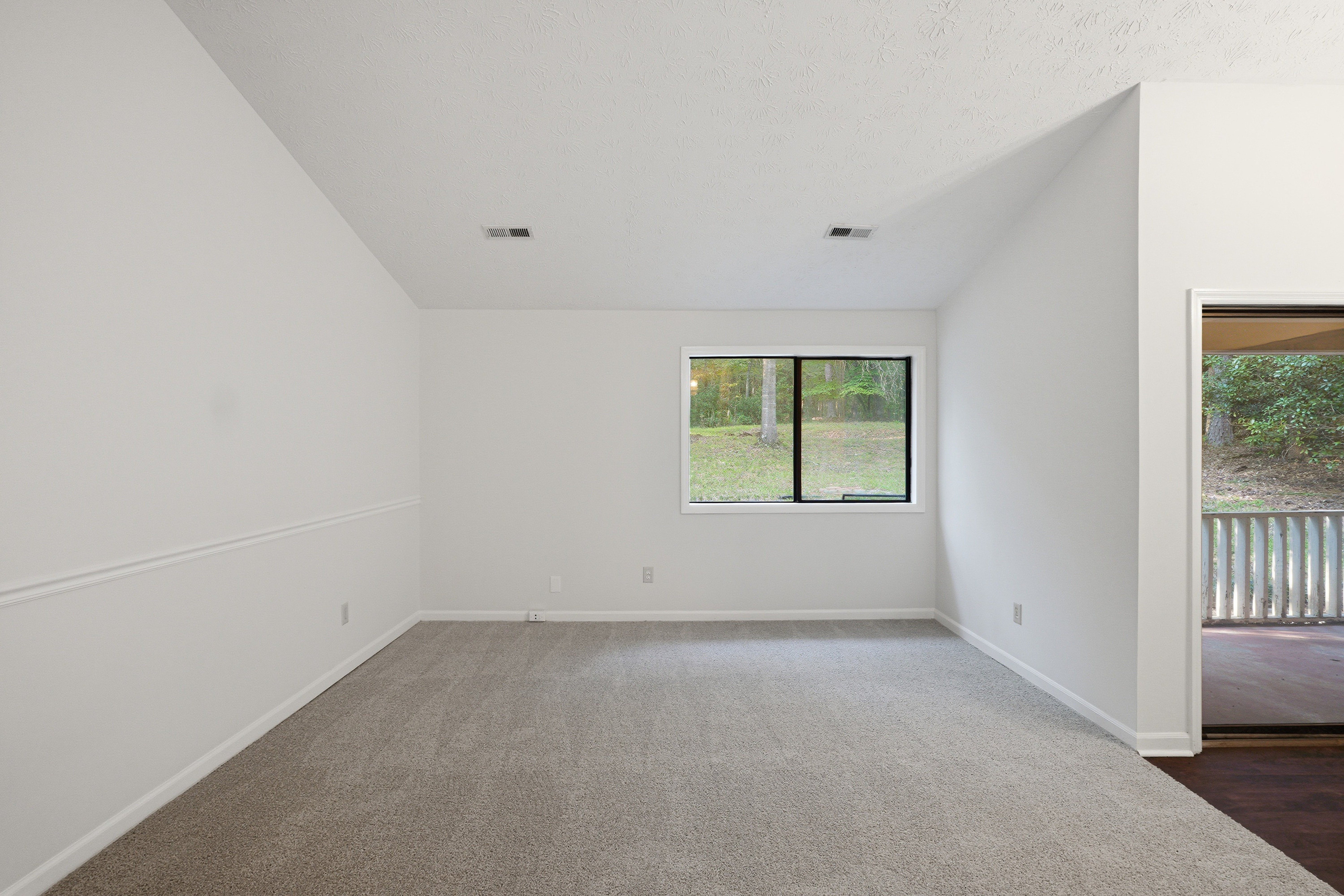 Photo 8 of 33 of 140 Forrest Brook Dr, Palmetto, GA