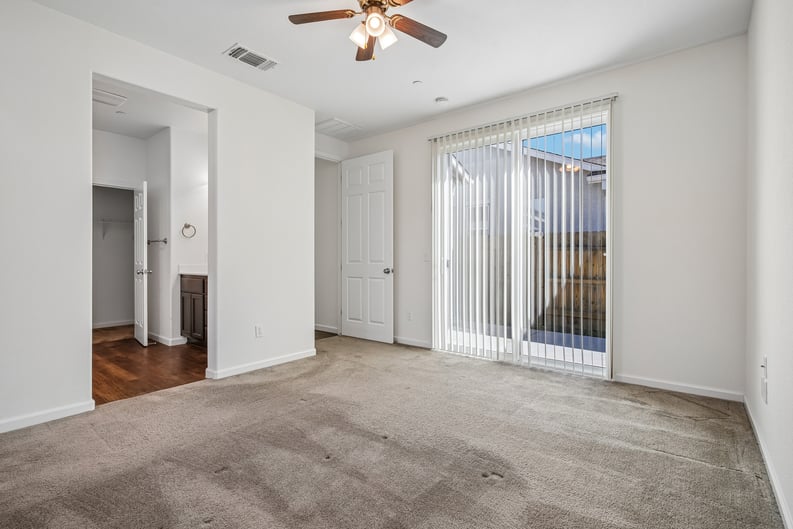 Property photo 3 of 852 Castellona Dr