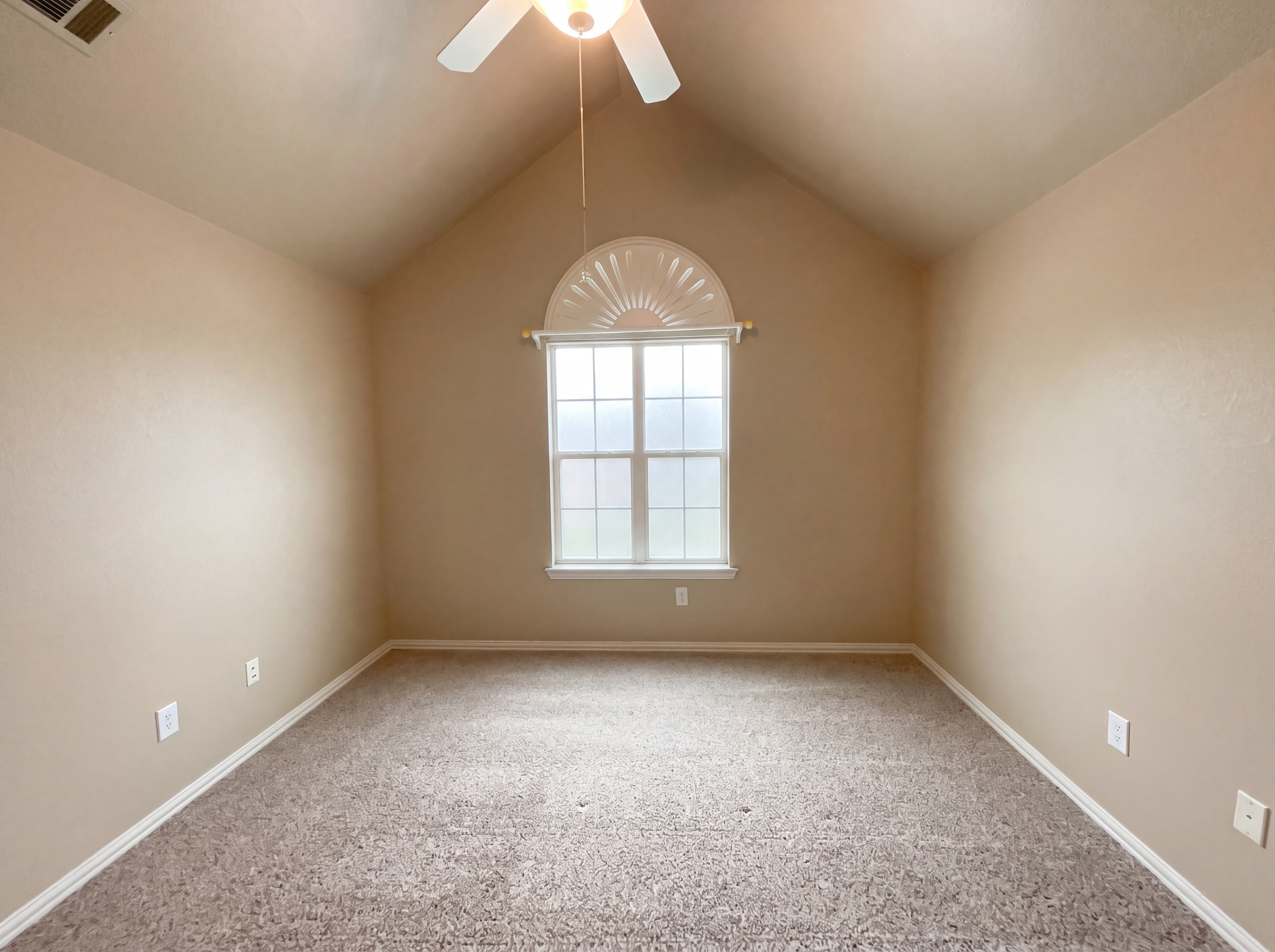 Photo 12 of 19 of 2400 Creekview Dr, Plano, TX