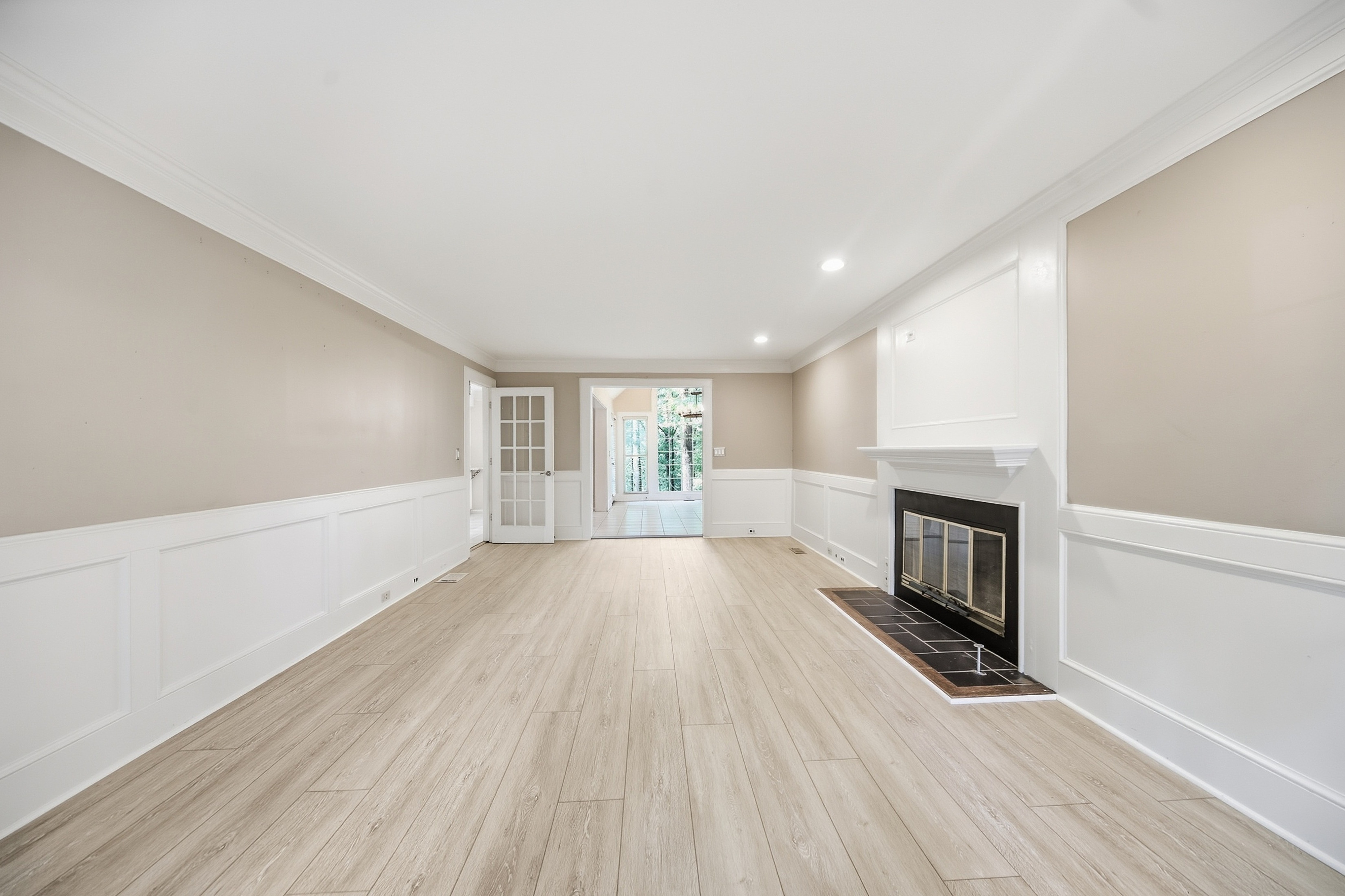 Photo 9 of 40 of 4003 Oakview Ct, Alpharetta, GA