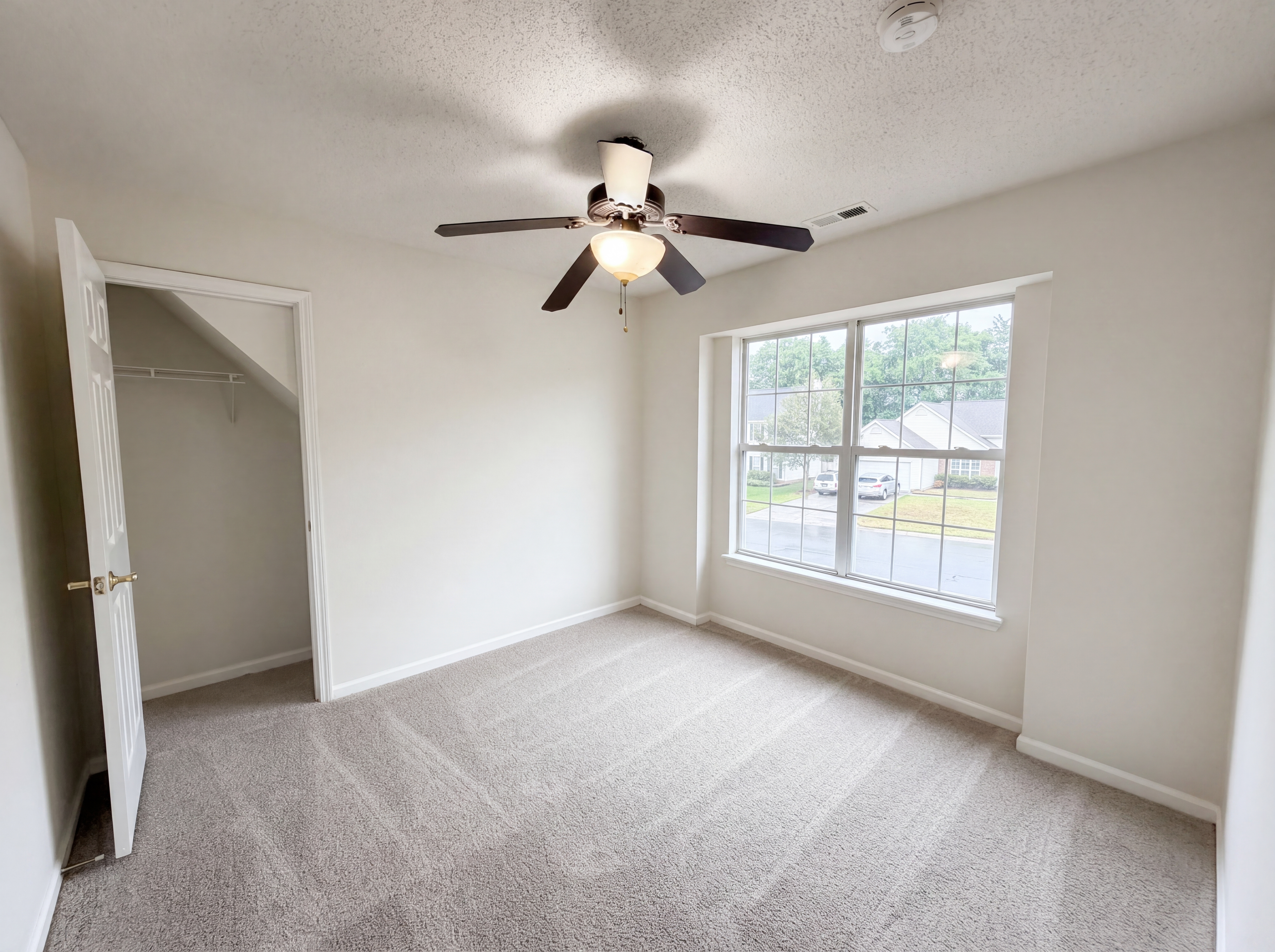 Photo 13 of 23 of 4975 Bentridge Dr NW, Concord, NC