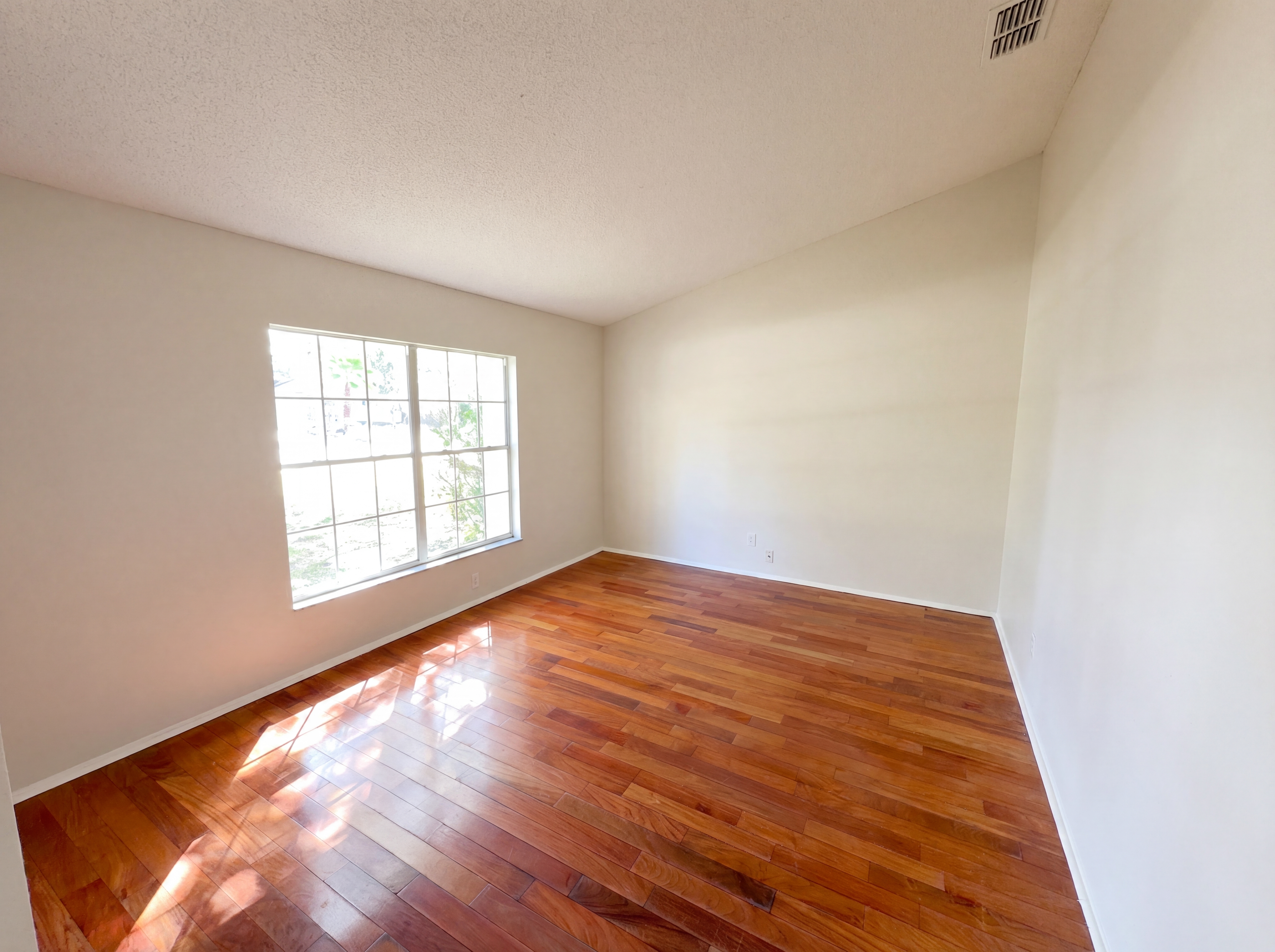 Photo 10 of 26 of 997 Shaffer Trl, Oviedo, FL