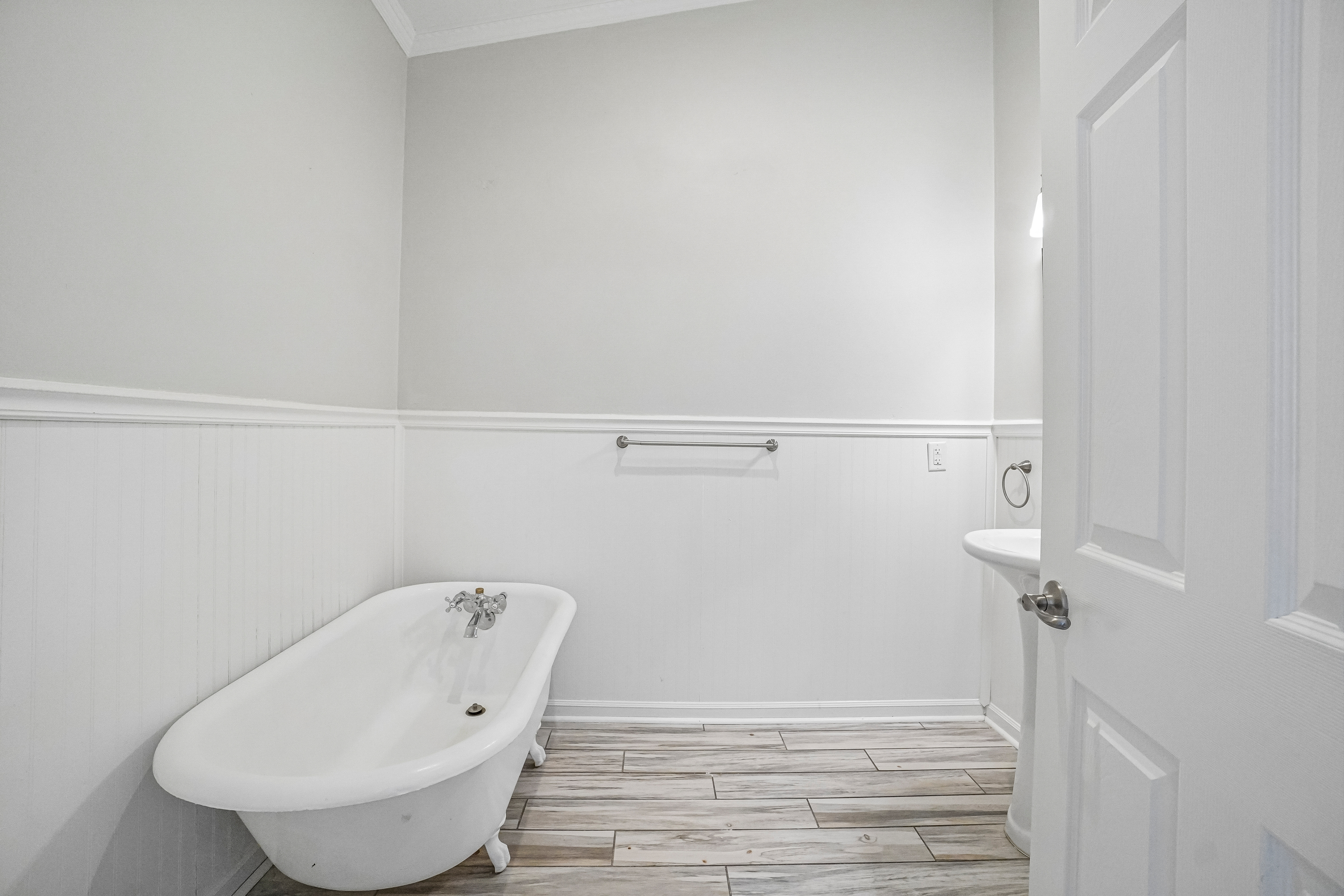 Photo 54 of 63 of 5609 Executive Dr, New Port Richey, FL