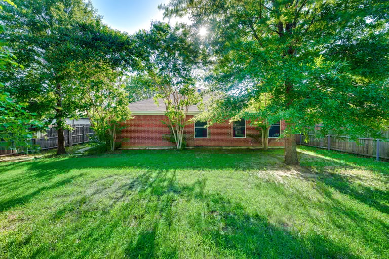 Photo 5 of 25 - 7502 Yorkmeadow Dr, Arlington, TX 76001