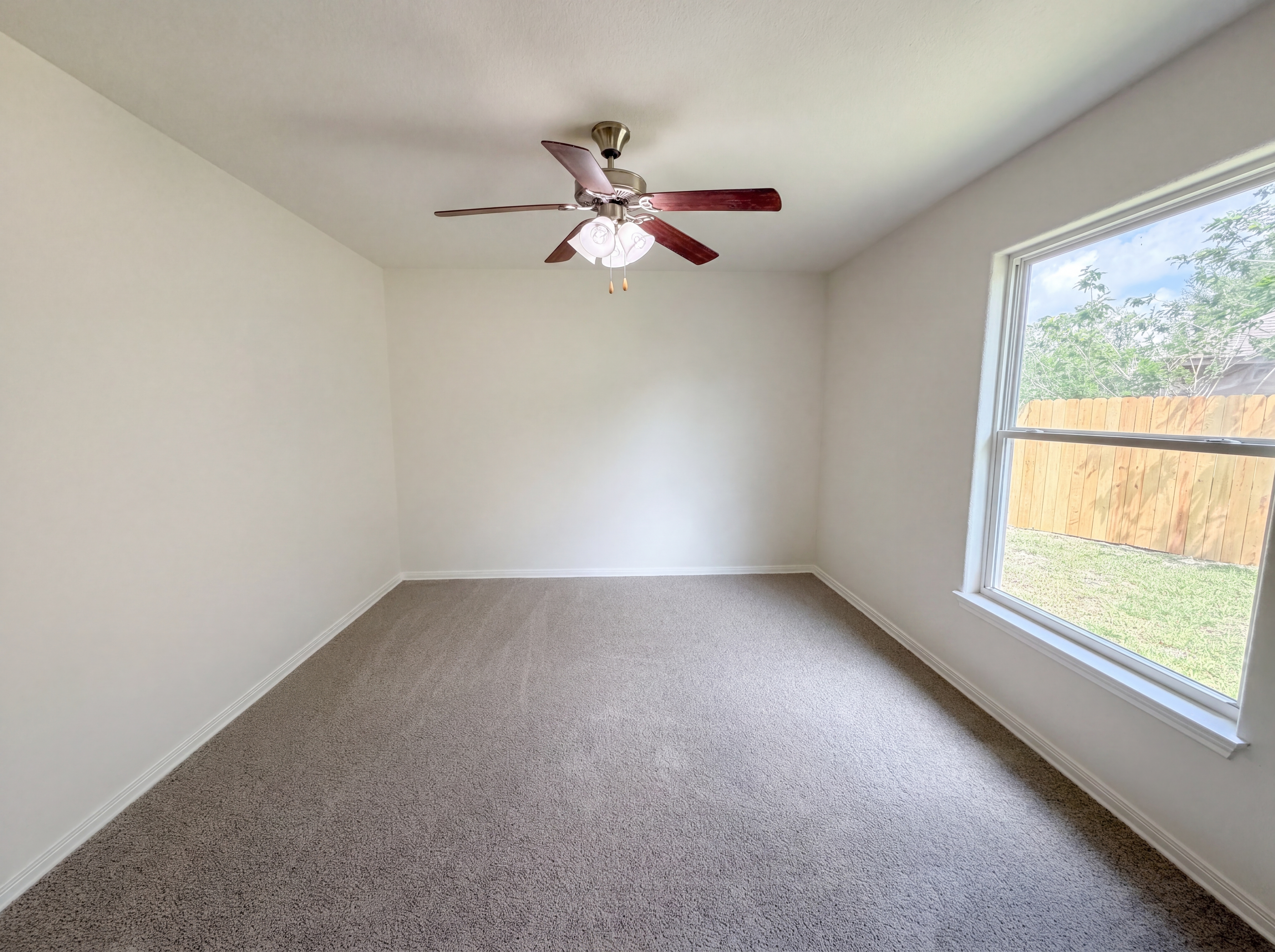 Photo 13 of 16 of 1706 Barlow Trl, Corpus Christi, TX