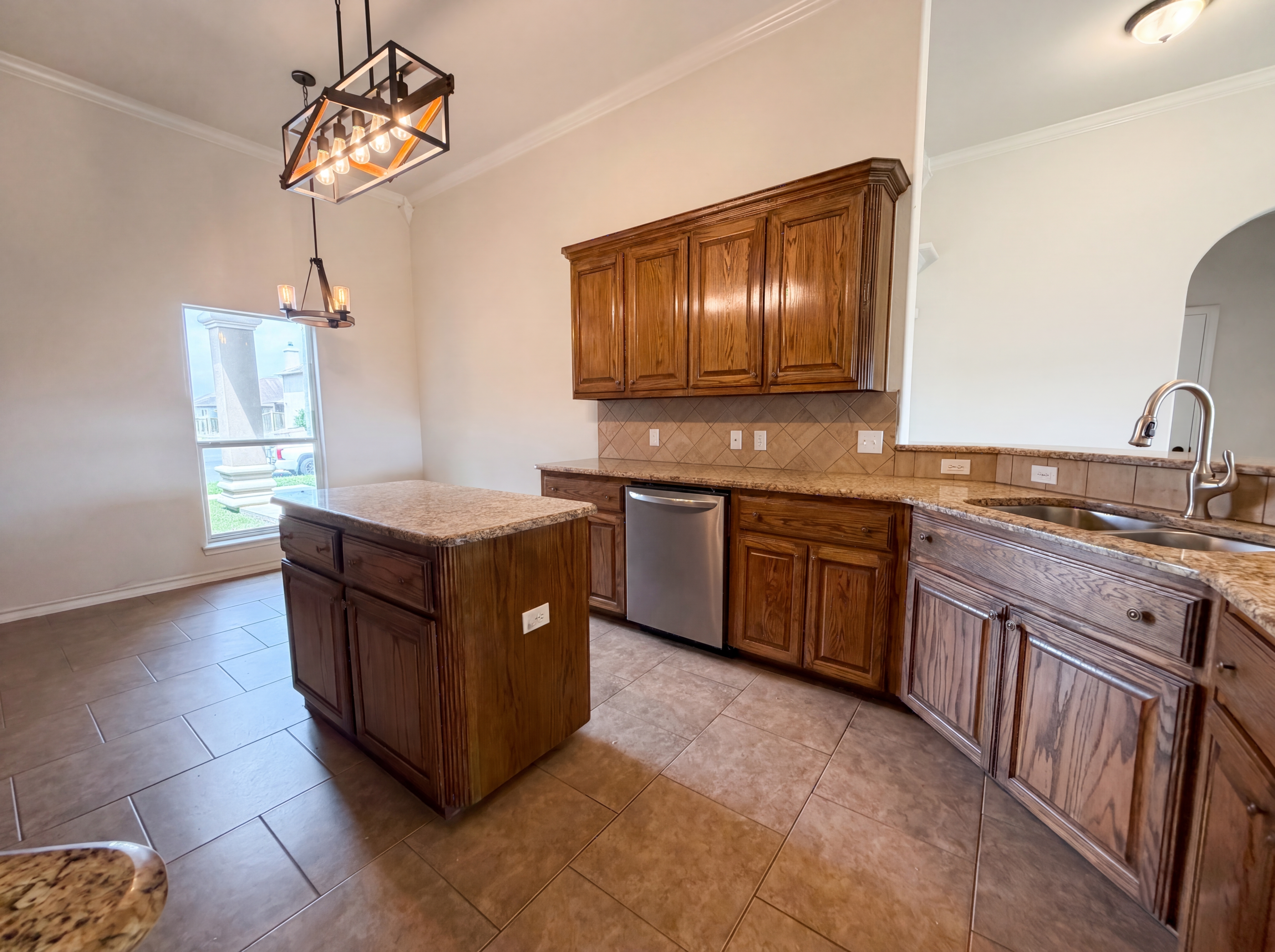 Photo 18 of 20 of 5721 Loire Blvd, Corpus Christi, TX