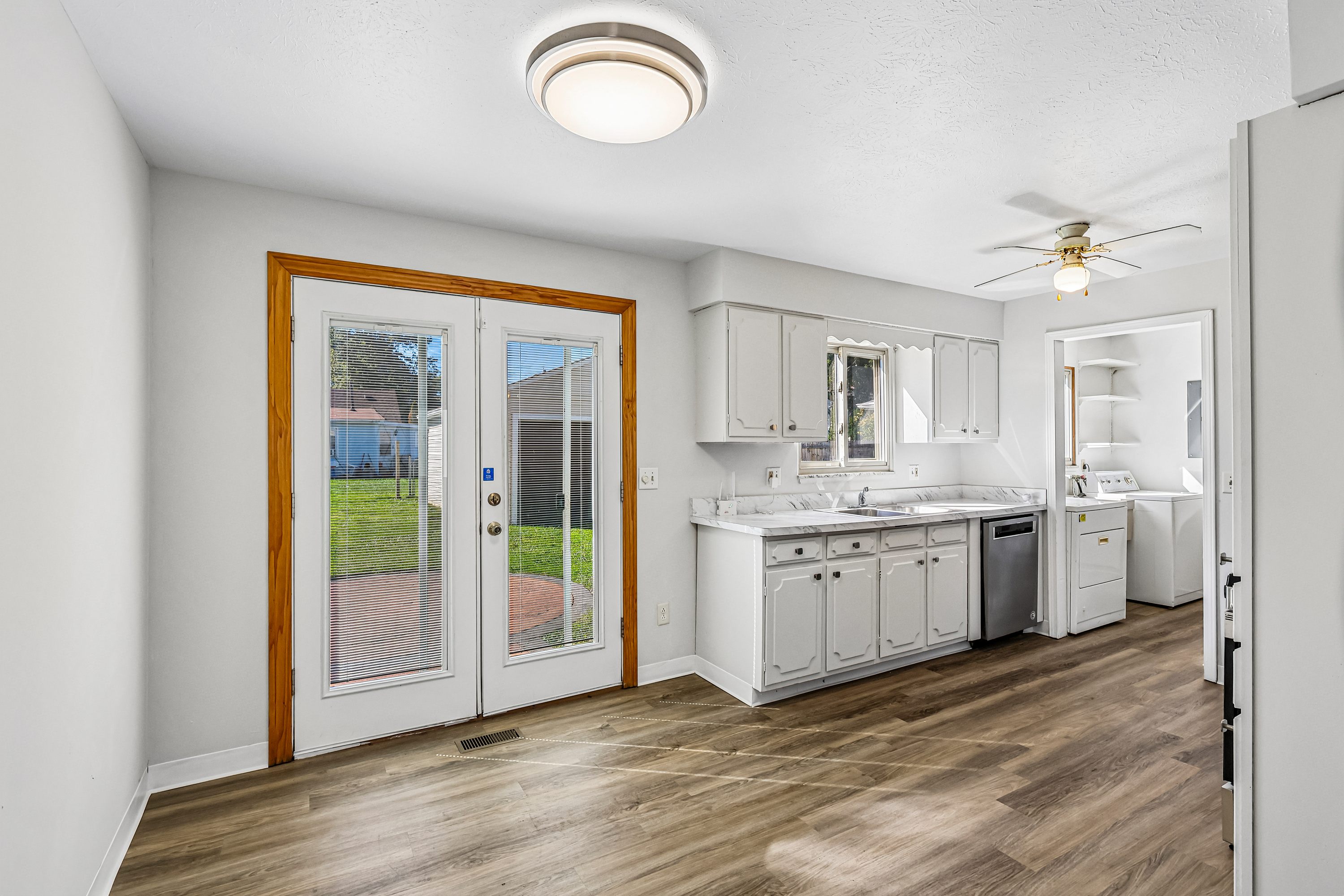 Photo 6 of 31 of 234 Paxton Rd, Eastlake, OH
