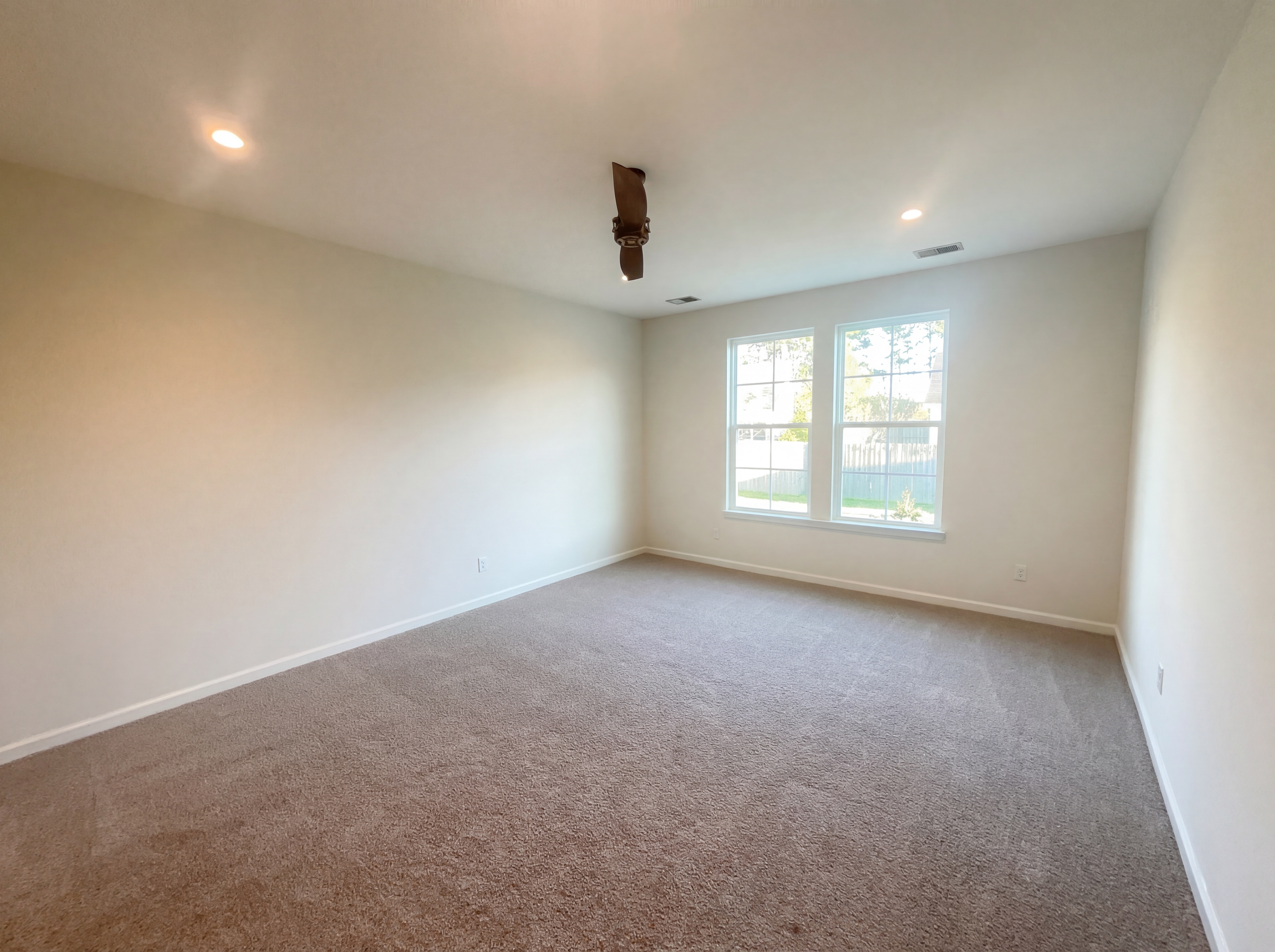 Photo 16 of 21 of 2226 Pimlico Dr, Ridgeville, SC