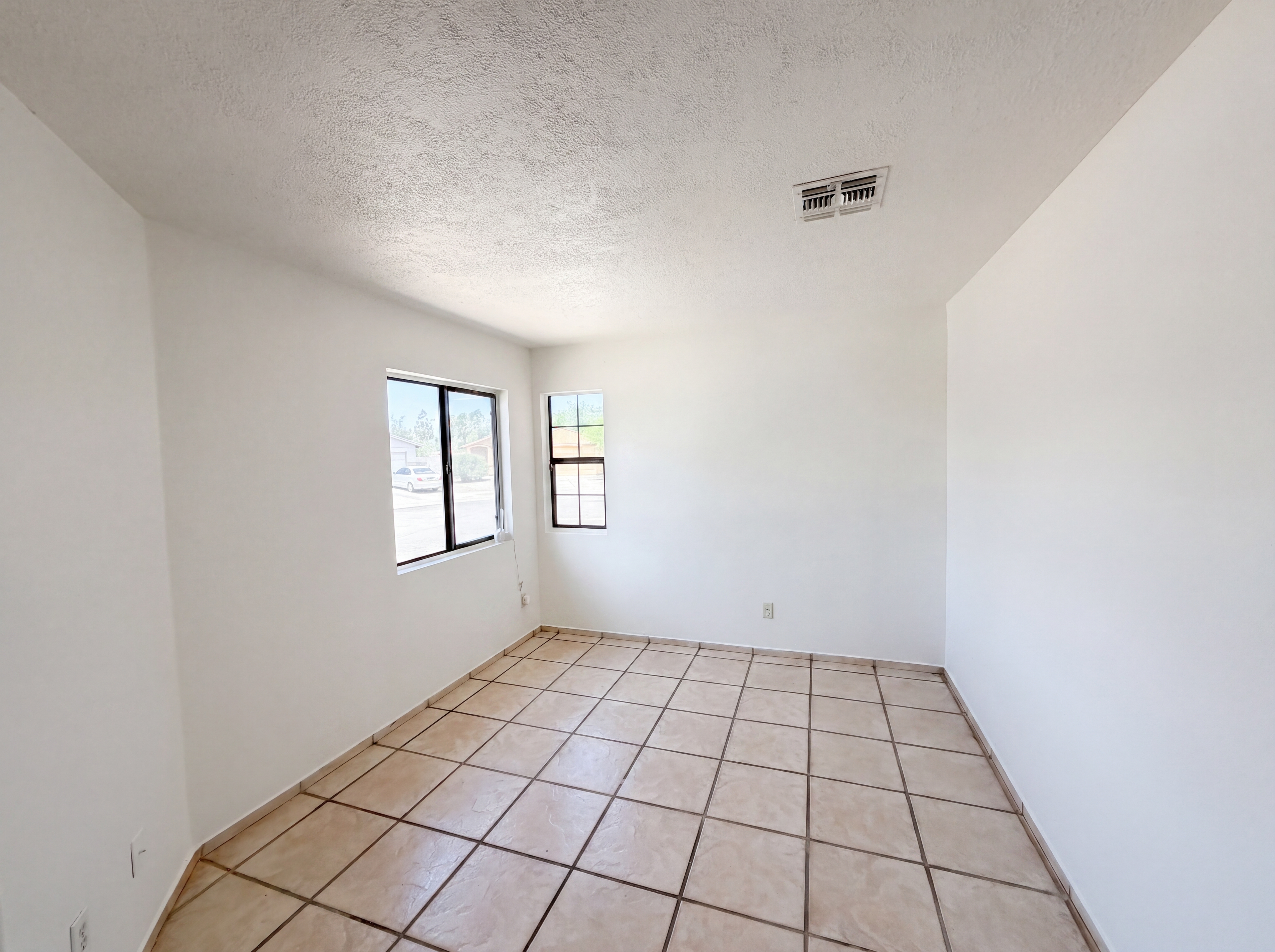 Photo 12 of 20 of 1657 W Wood Crest Ct, Tucson, AZ