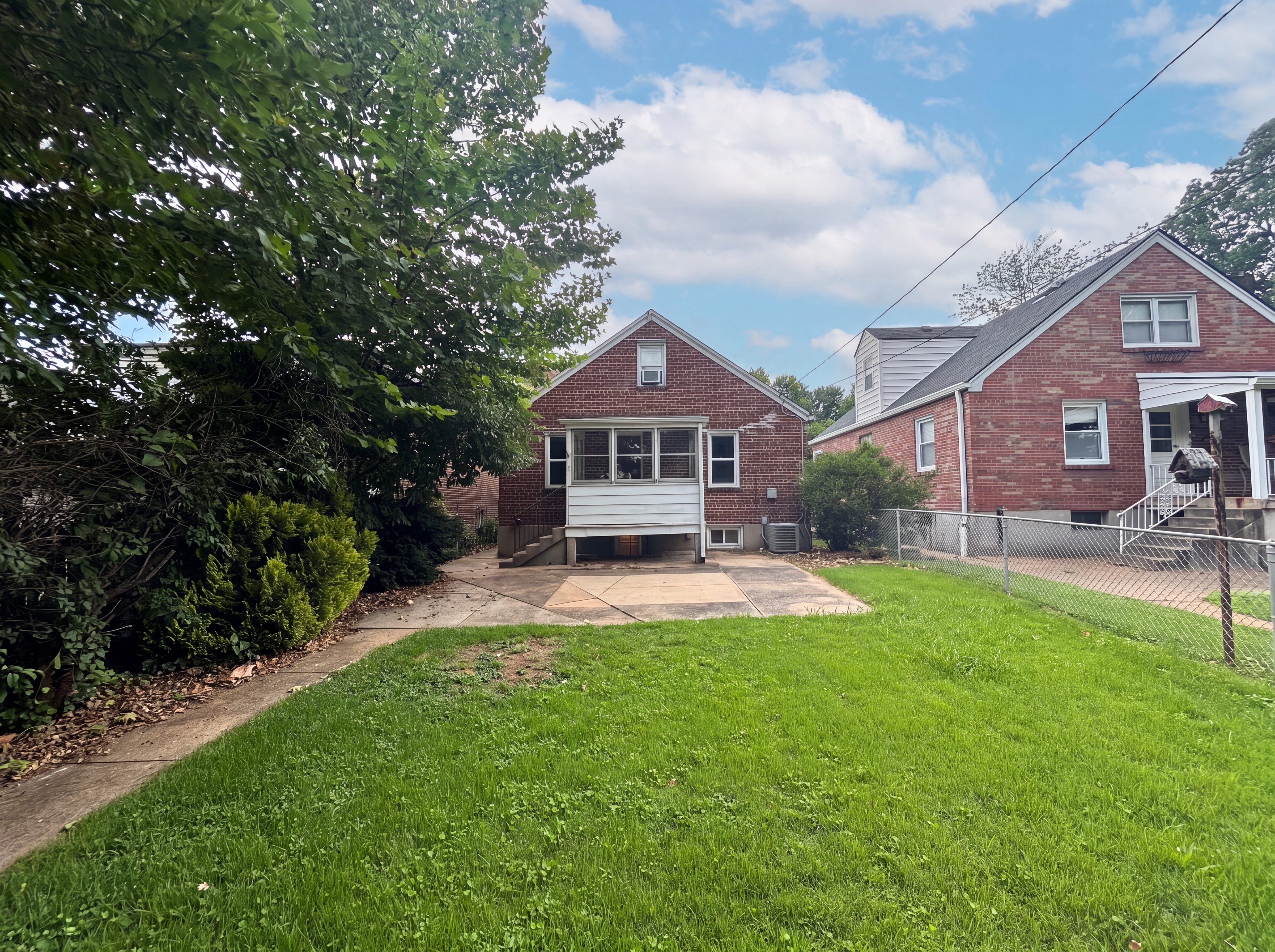Photo 5 of 24 of 5363 Reber Pl, Saint Louis, MO