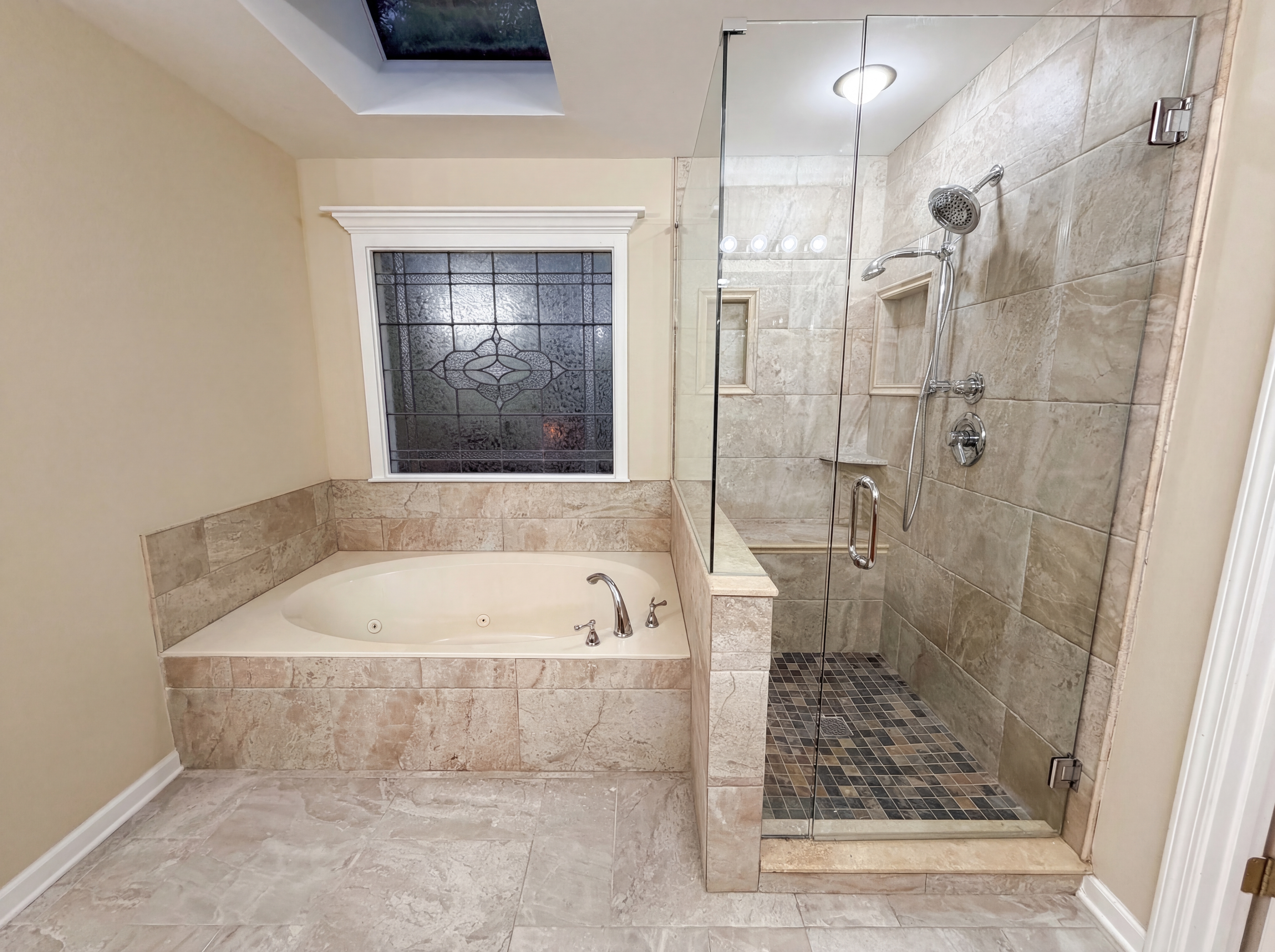 Photo 12 of 21 of 3805 Lenna Dr, Snellville, GA
