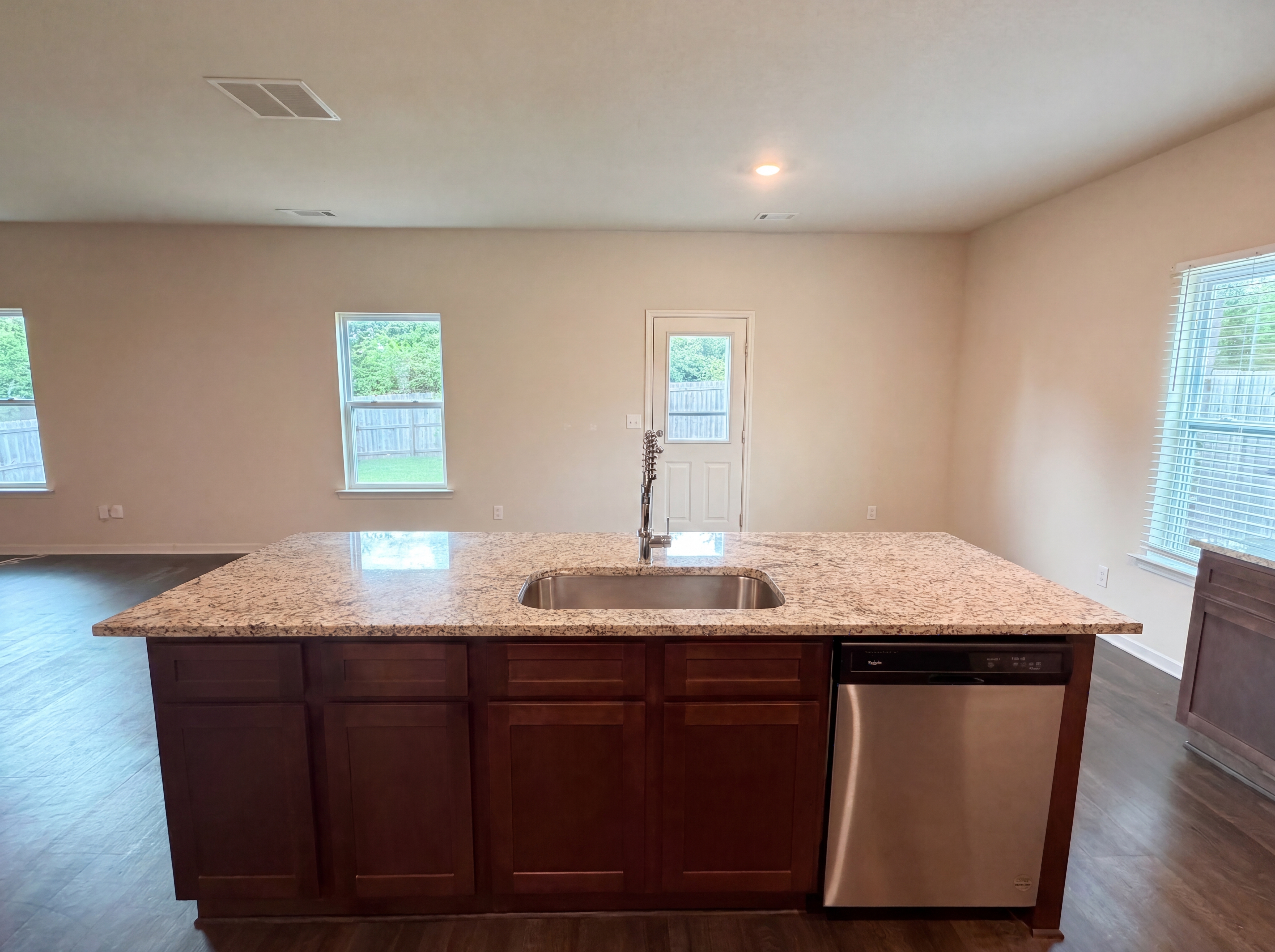 Photo 7 of 24 of 184 Oliver Dr, Locust Grove, GA