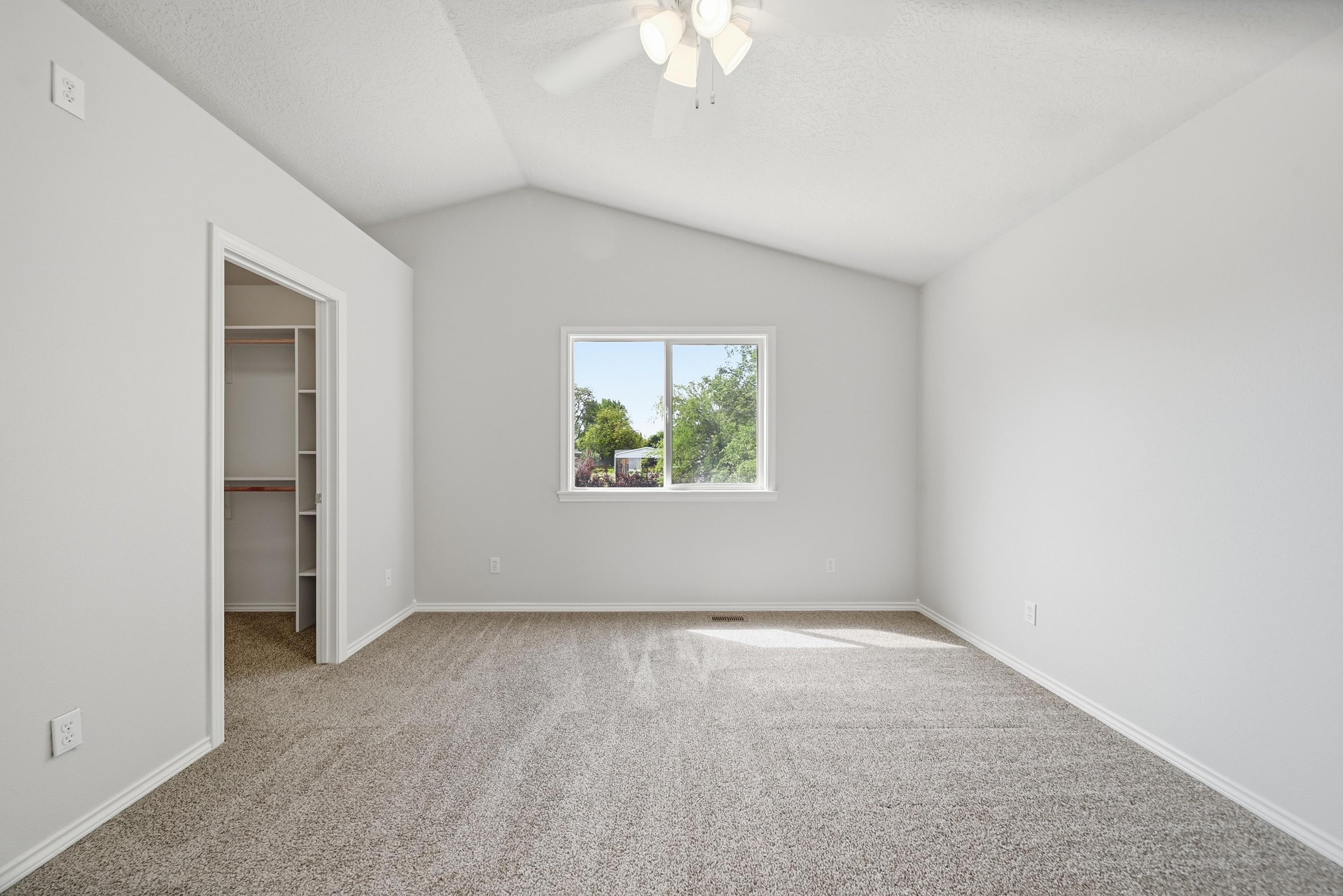 Photo 15 of 39 of 11853 W Rockhampton St, Boise, ID