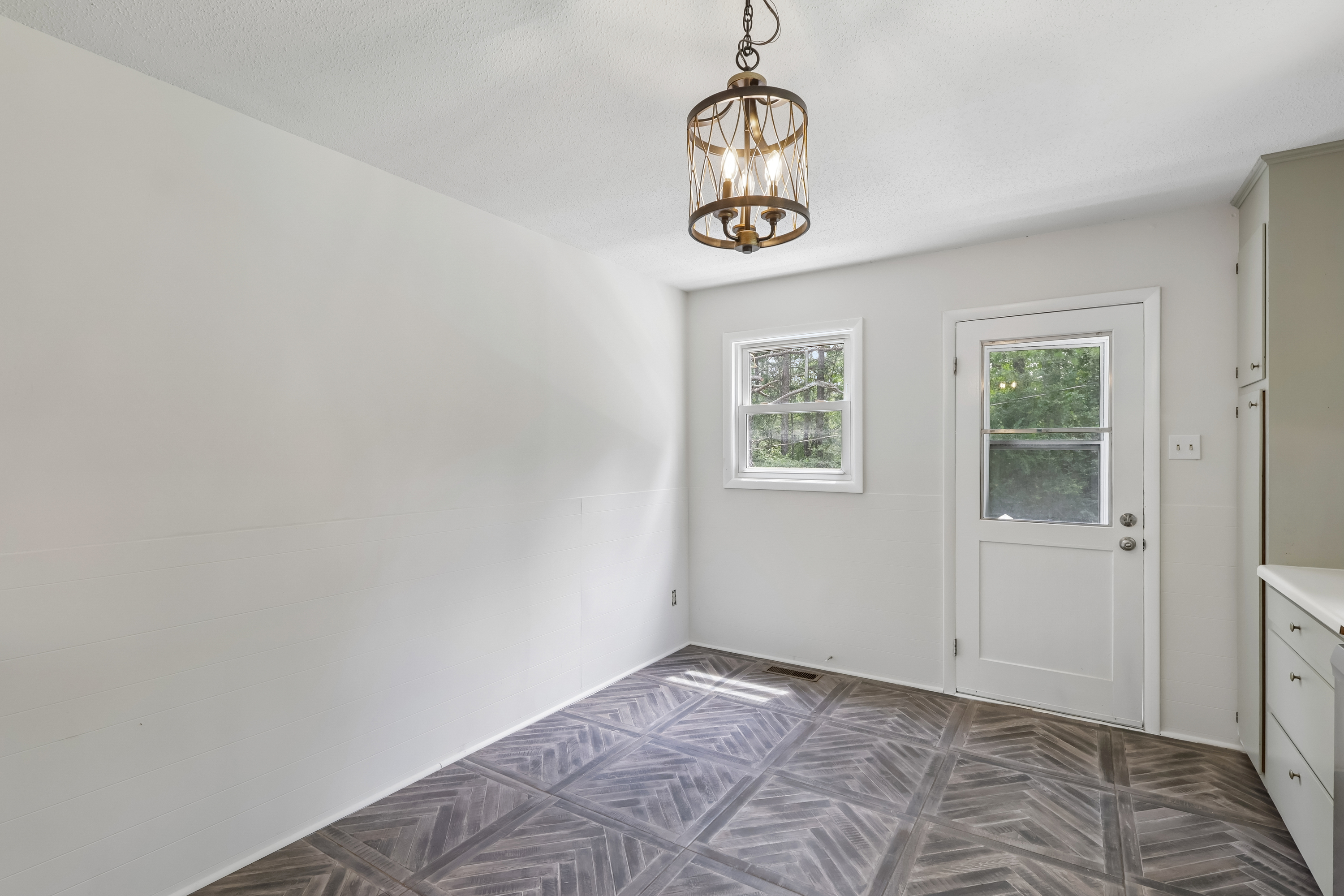 Photo 16 of 31 of 33269 Courtland Dr, Albemarle, NC