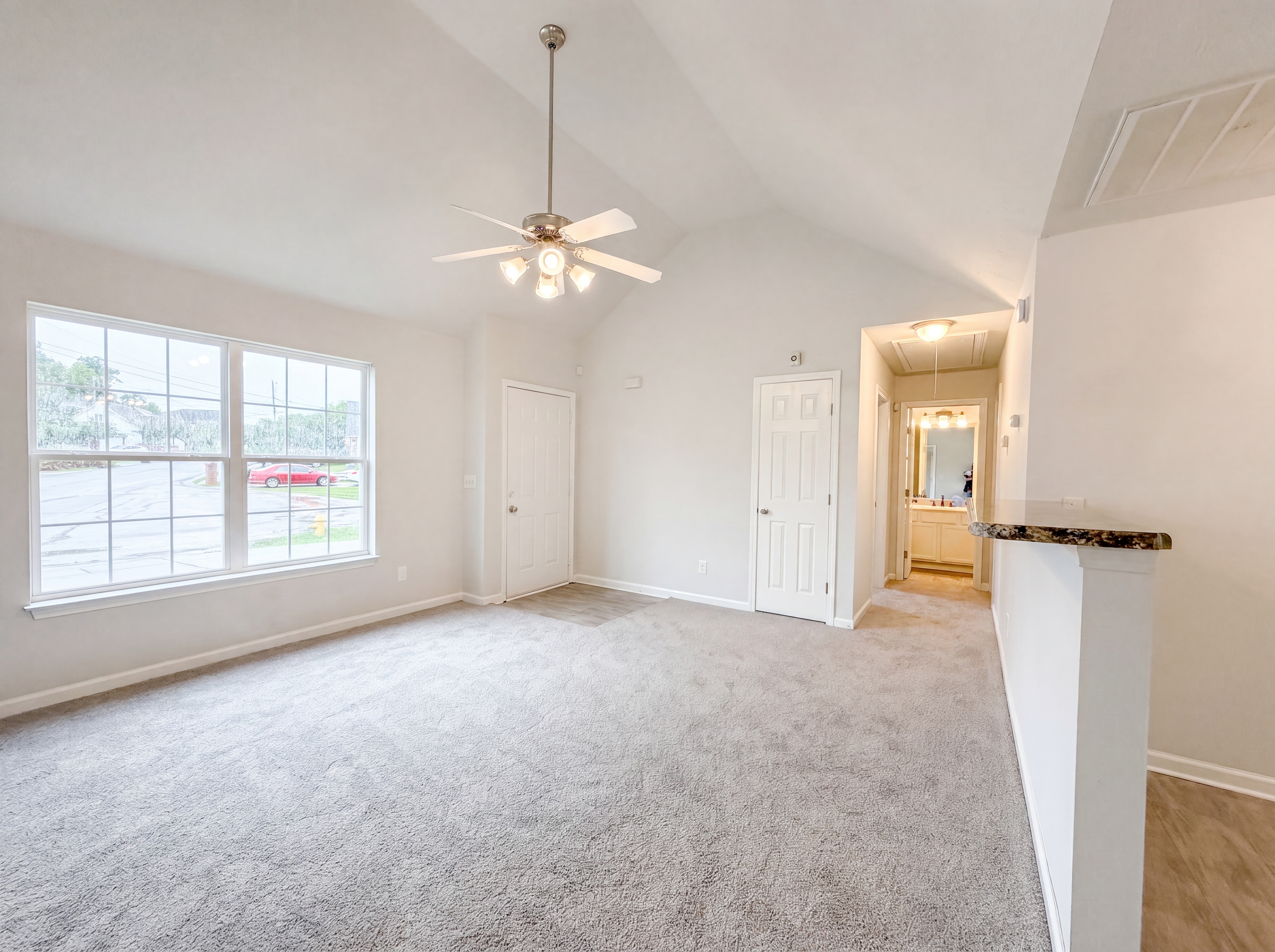 Photo 6 of 21 of 1125 Sima Shabat Ct, La Vergne, TN
