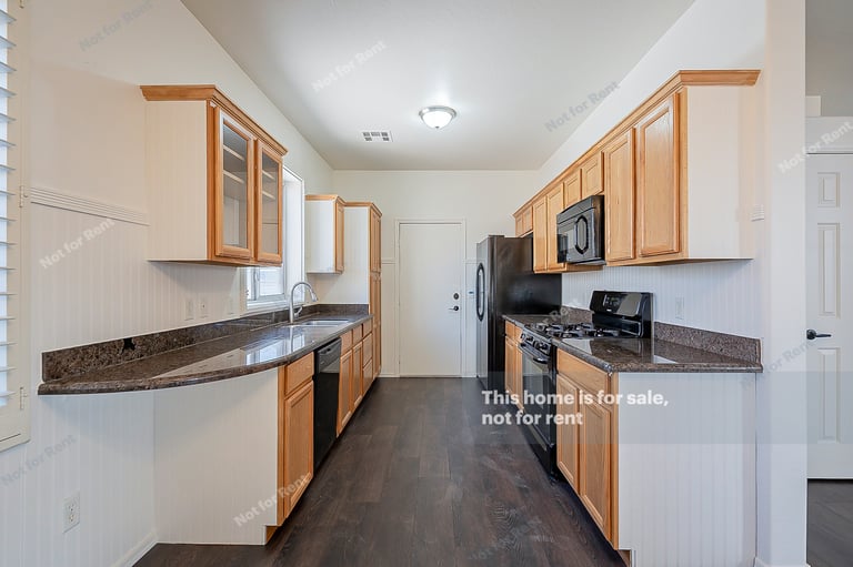 Photo 4 of 21 - 8740 E Kiowa Ave, Mesa, AZ 85209