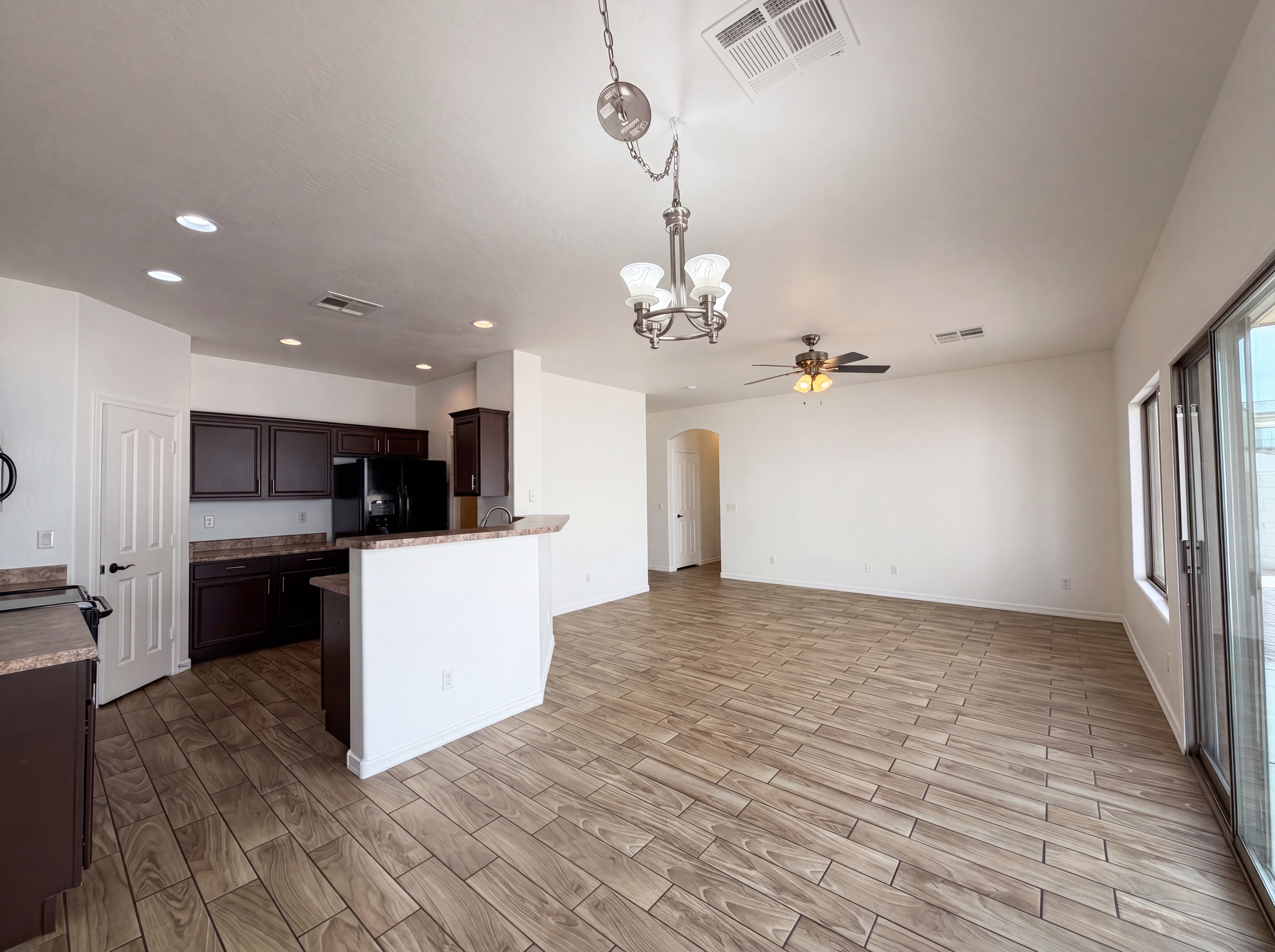 Photo 7 of 22 of 606 W Beautiful Ln, Phoenix, AZ