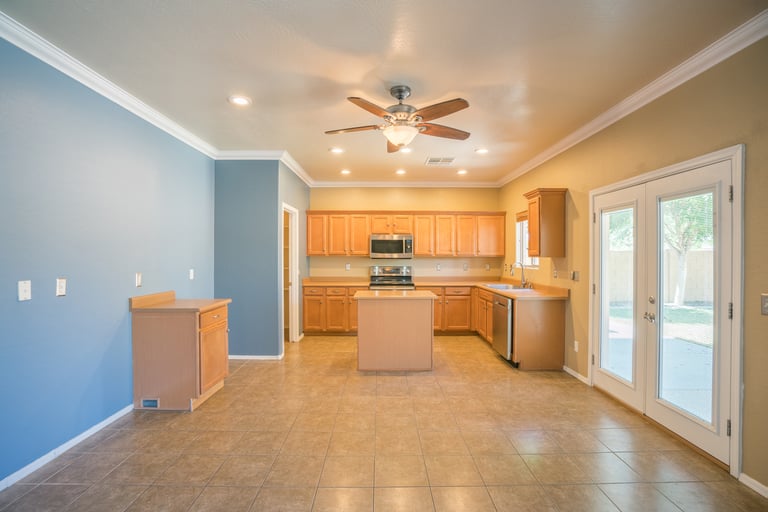 Photo 2 of 32 - 15422 N 170th Ln, Surprise, AZ 85388