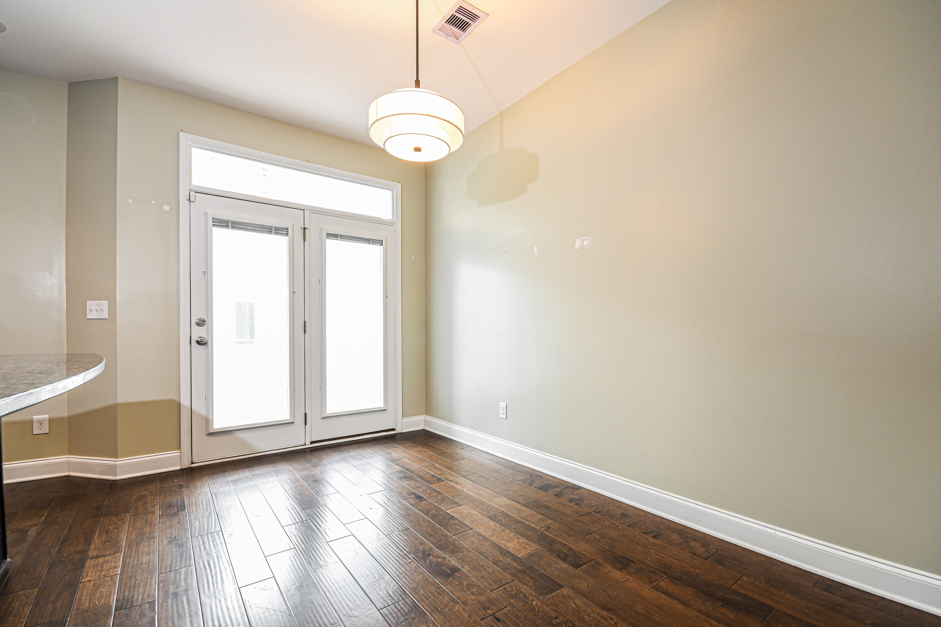 Photo 6 of 20 of 1055 Ashley Garden Blvd, Charleston, SC