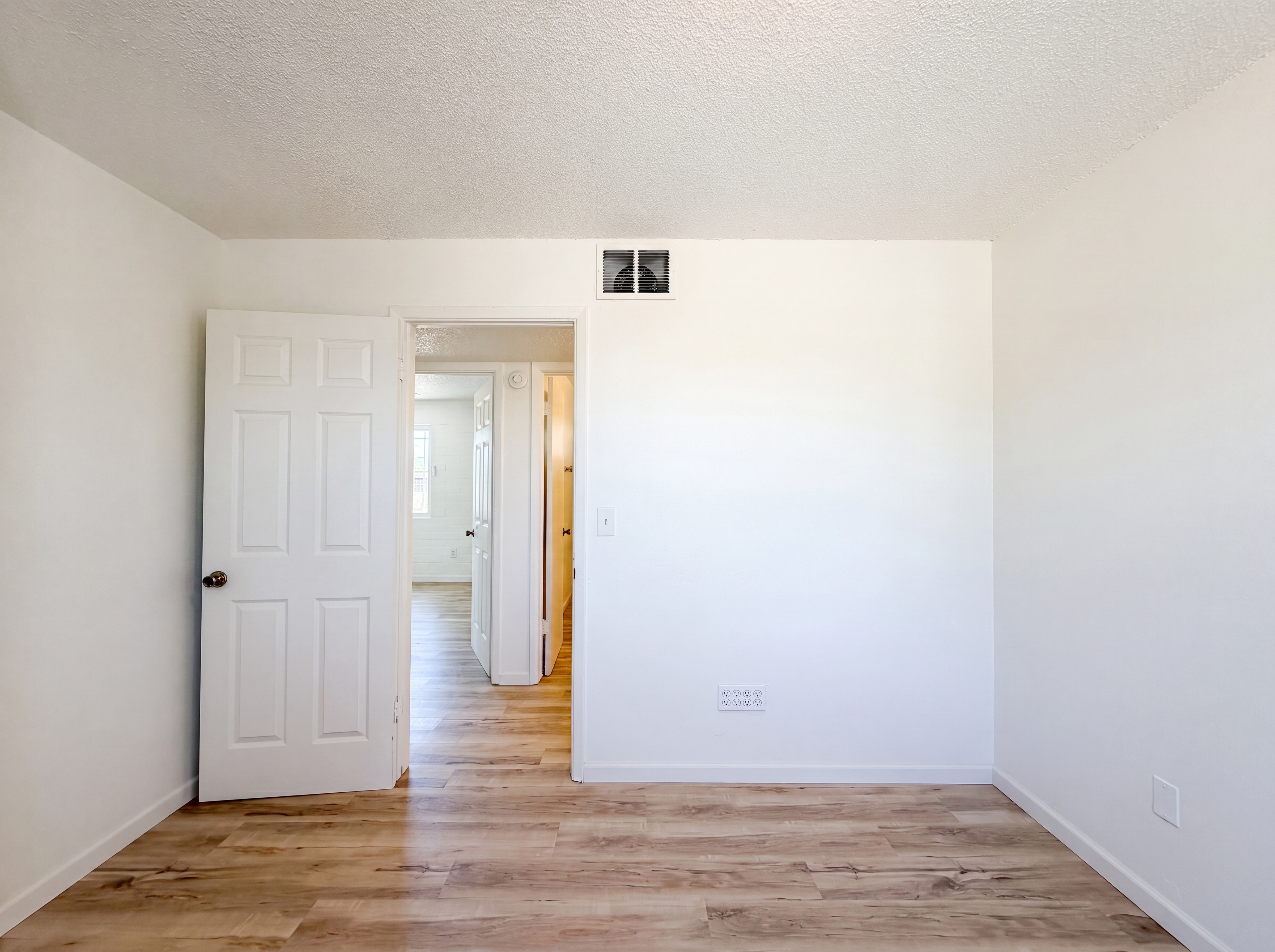 Photo 10 of 18 of 6224 S 20th St, Phoenix, AZ